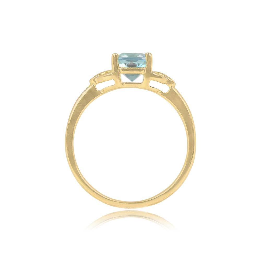 1.20ct Cushion Cut Aquamarine Engagement Ring, 18k Yellow Gold In Excellent Condition For Sale In New York, NY