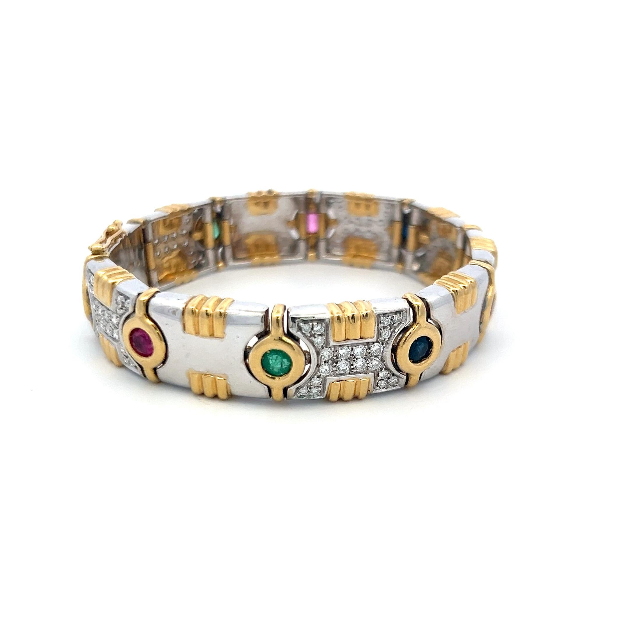 Titre :
1.20 Carat Round Brilliant Diamond I VS 0.80 Carat Round Brilliant Emerald 0.60 Carat Round Brilliant Ruby 0.60 Carat Round Brilliant Sapphire 18 Karat Two Tone Gold Link Bracelet
Le style :
Lien
Métal :
Or bicolore 18 carats
Pierre