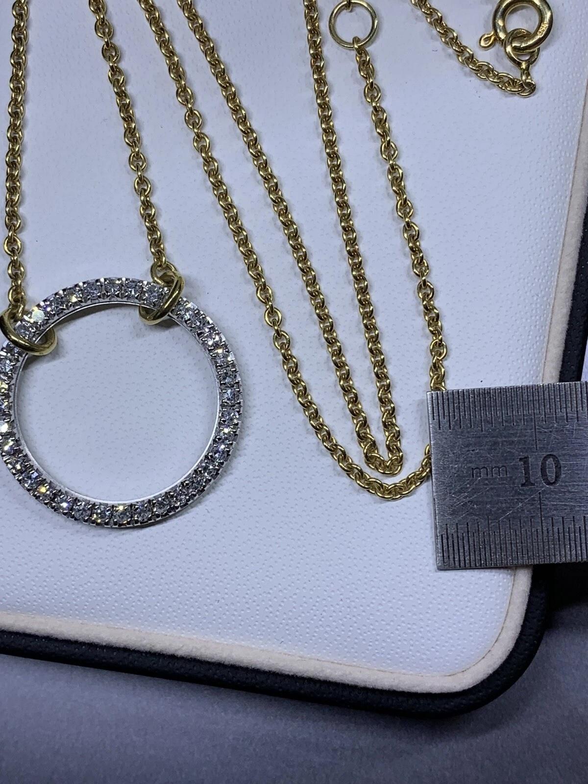 Collana con ciondolo a forma di cerchio per l'eternità di 1,20 carati con diamante grande e grosso in 18c In condizioni Nuovo in vendita a London, GB