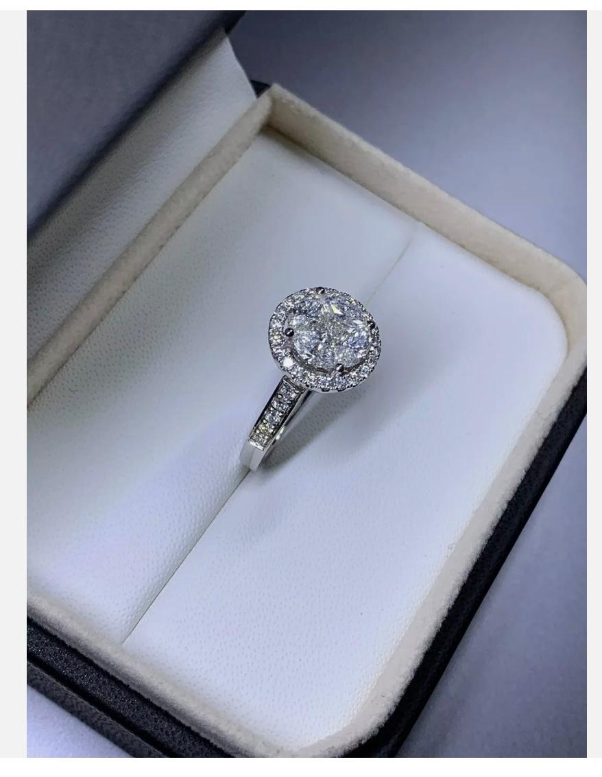 1.20ct Diamond solitaire engagement ring and pendant in 18ct white gold For Sale 4