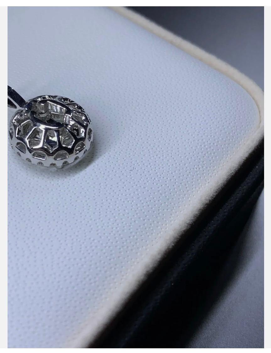 Round Cut 1.20ct Diamond solitaire engagement ring and pendant in 18ct white gold For Sale