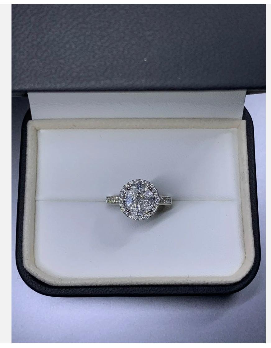 1.20ct Diamond solitaire engagement ring and pendant in 18ct white gold In New Condition For Sale In London, GB