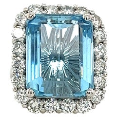 12.0ct Fine Quality Aquamarine Ring Set With 2.90ct Natural Round Diamonds