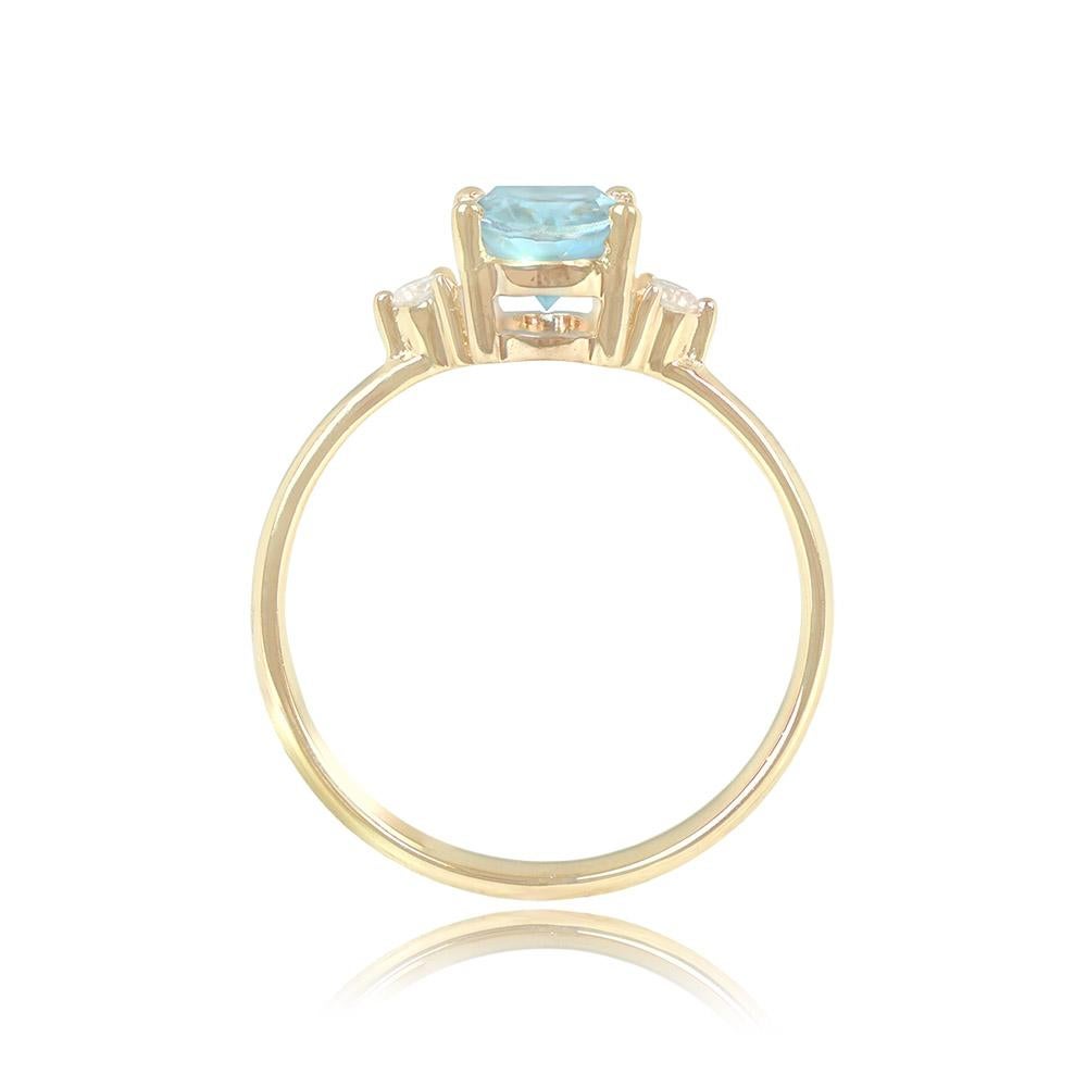 1.20ct Oval Cut Aquamarine Engagement Ring, 18k Yellow Gold In Excellent Condition For Sale In New York, NY