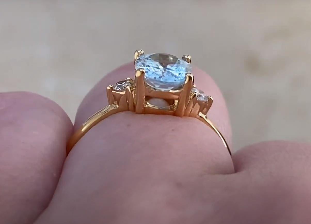 1.20ct Oval Cut Aquamarine Engagement Ring, 18k Yellow Gold For Sale 3