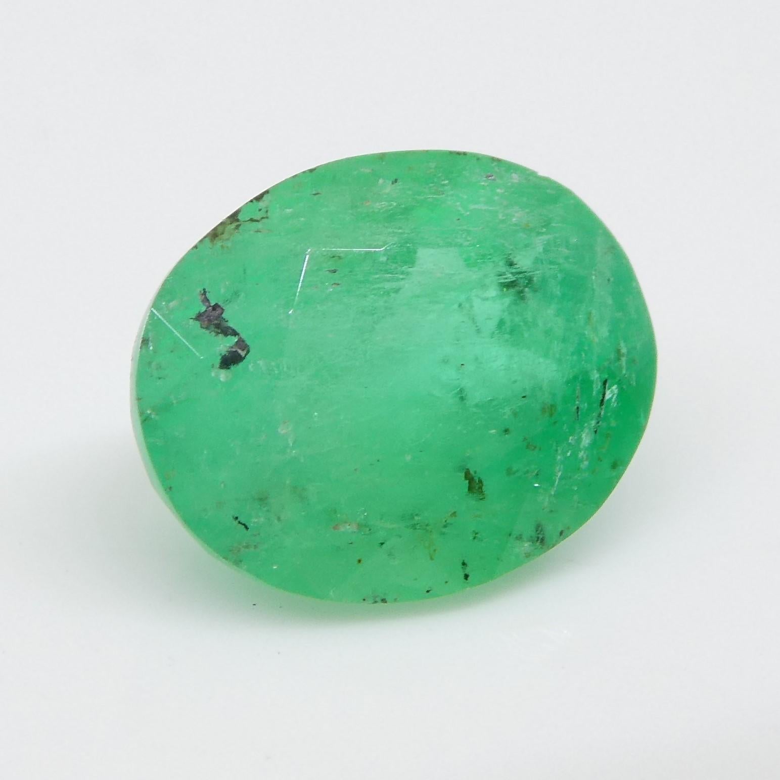 1.20ct Oval Green Emerald from Colombia For Sale 2