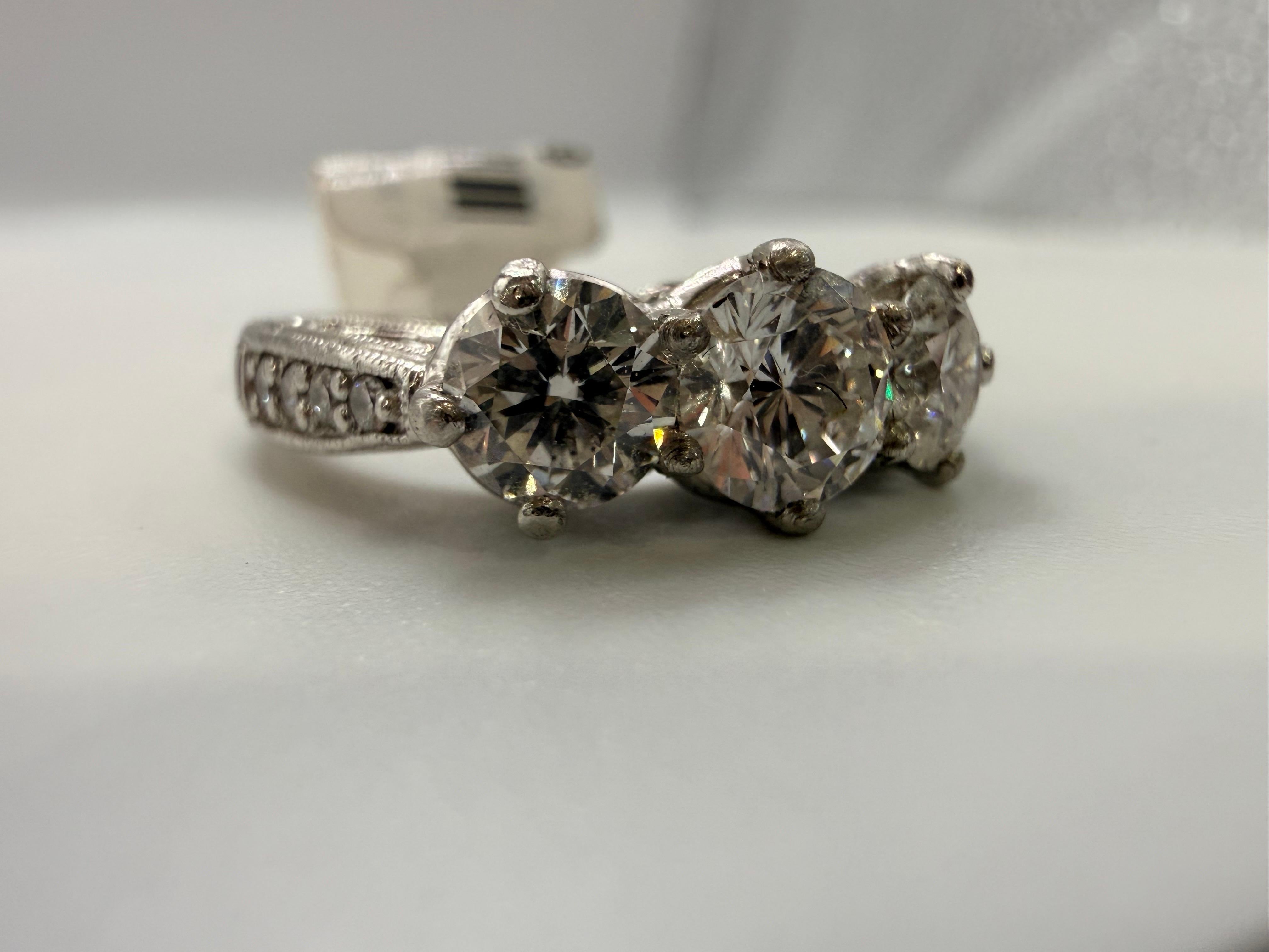 da uomo o donna Anello con tre pietre di diamante in platino da 1,20 carati anno sconosciuto in vendita