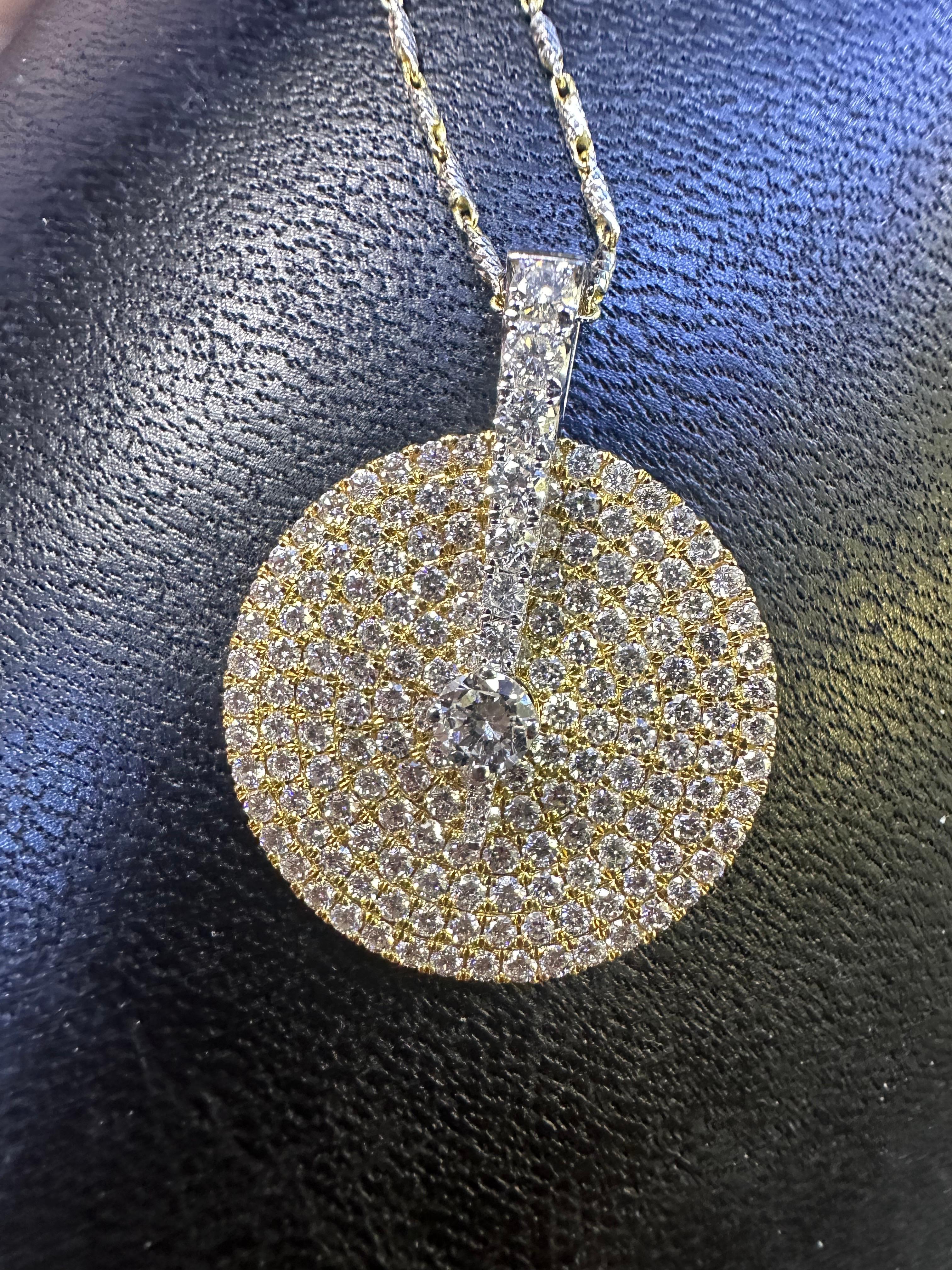 1.20ct Rare moving diamond pendant necklace circle infinity diamond pendant 18KT In New Condition For Sale In Boca Raton, FL