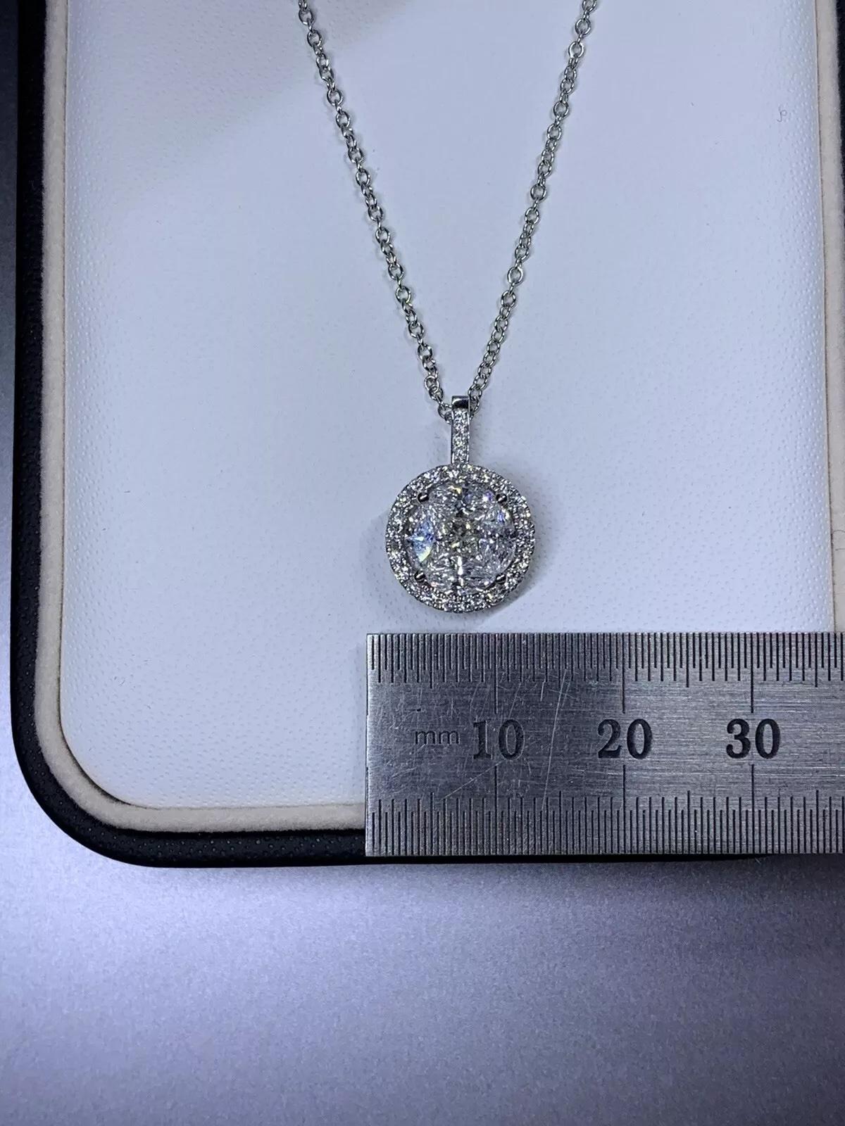 1,20ct Bague de fiançailles avec pendentif en or blanc 18 carats, diamants ronds et marquises. en vente 2