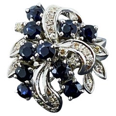 Bague rétro à motif floral grappe de saphirs et de diamants 1,20 carat en or blanc 14 carats