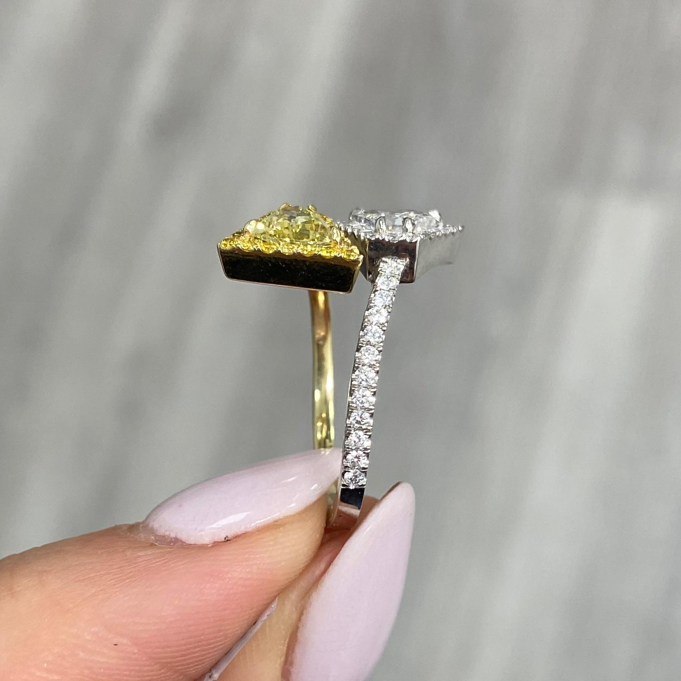 1.20ct Yellow and White Trillion Diamond Ring For Sale 2