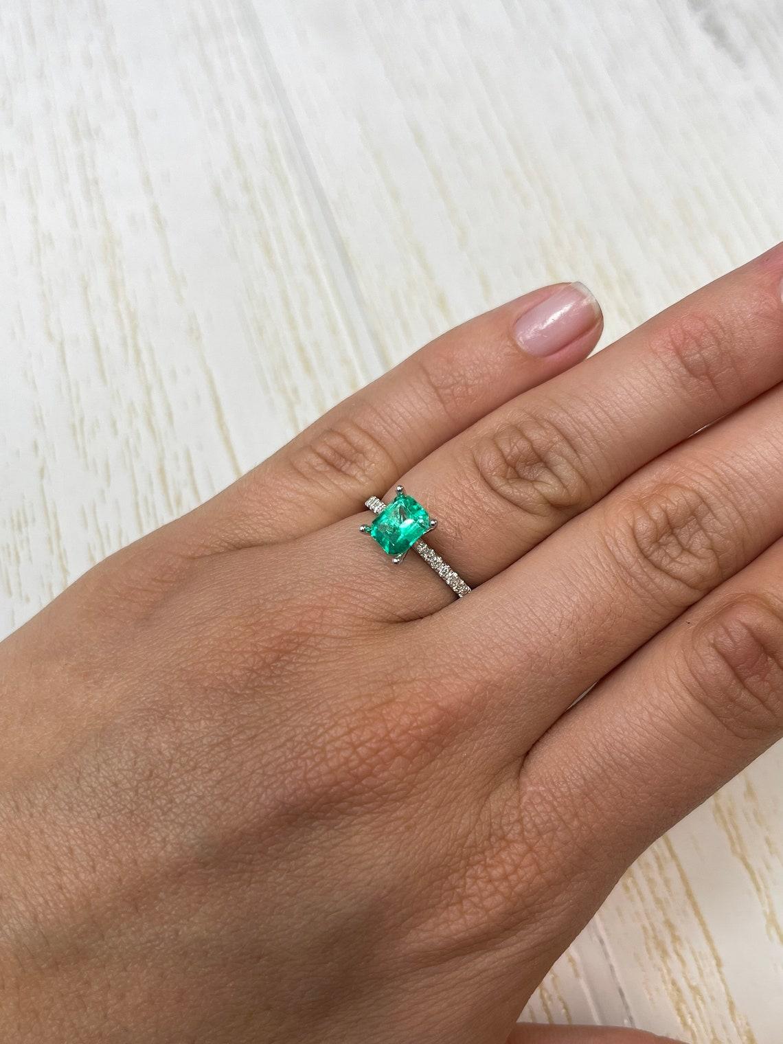 1.20ct Yellowish Green Emerald Cut Colombian Gem 7x6 Genuine May Birthstone For Sale 4