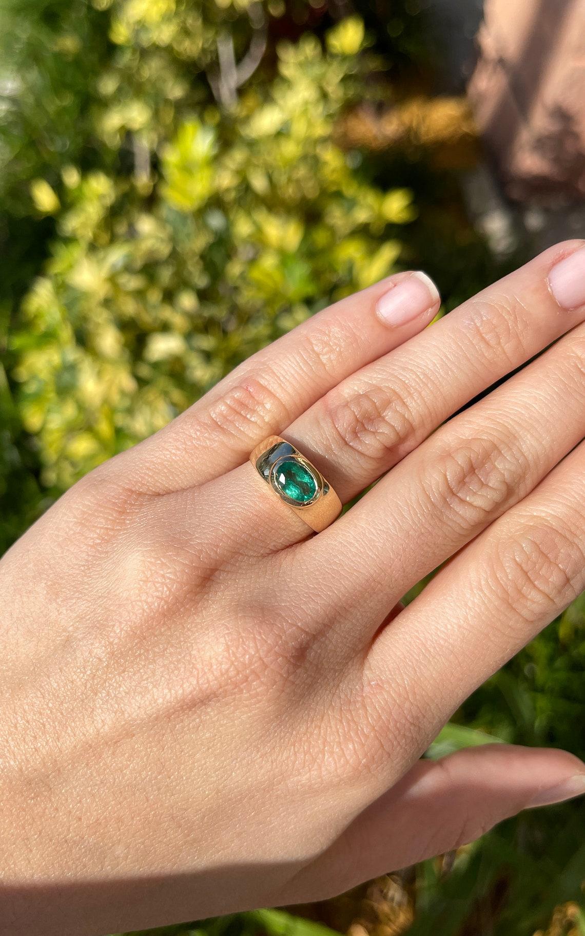 1.20tcw 14K Lebendiger tiefgrüner kolumbianischer Smaragd Oval Solitär Gold Gypsy Ring Damen