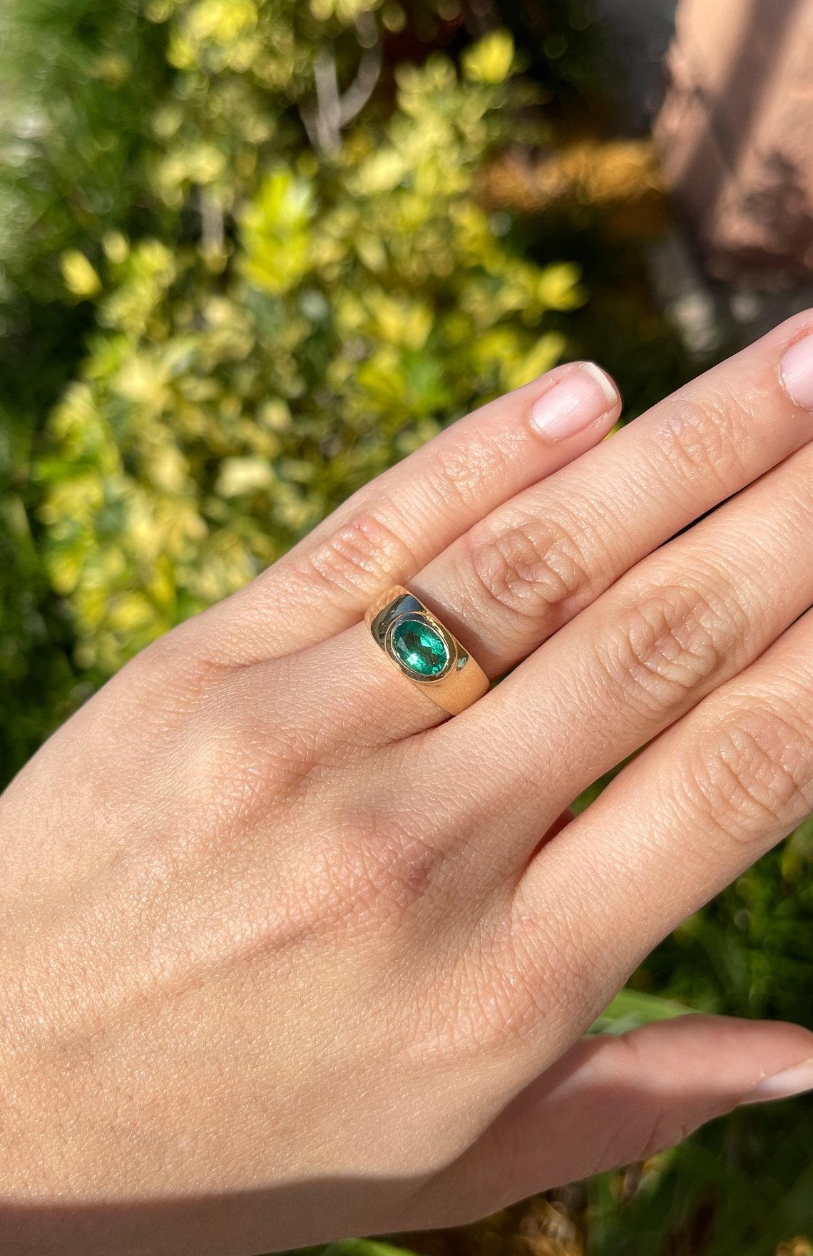 1.20tcw 14K Lebendiger tiefgrüner kolumbianischer Smaragd Oval Solitär Gold Gypsy Ring 1