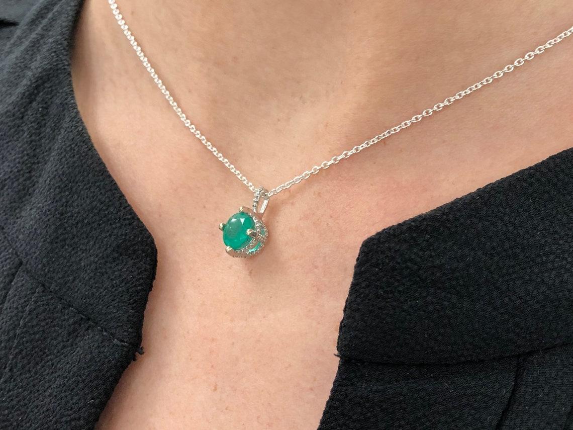 1.20tcw 14K White Gold Emerald & Diamond Pendant Necklace May Birthstone For Sale 3