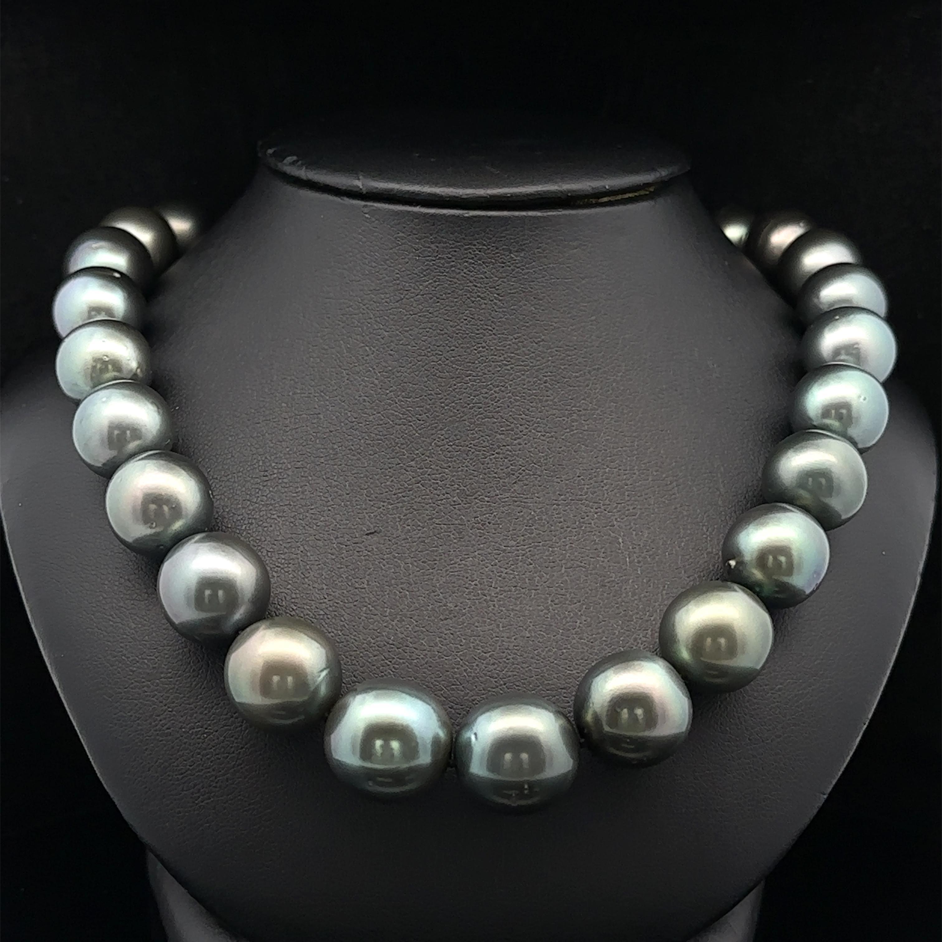 Collier de perles de Tahiti 12.1-14.7mm avec fermoir Ball and Ball en or blanc 14k Pour femmes en vente