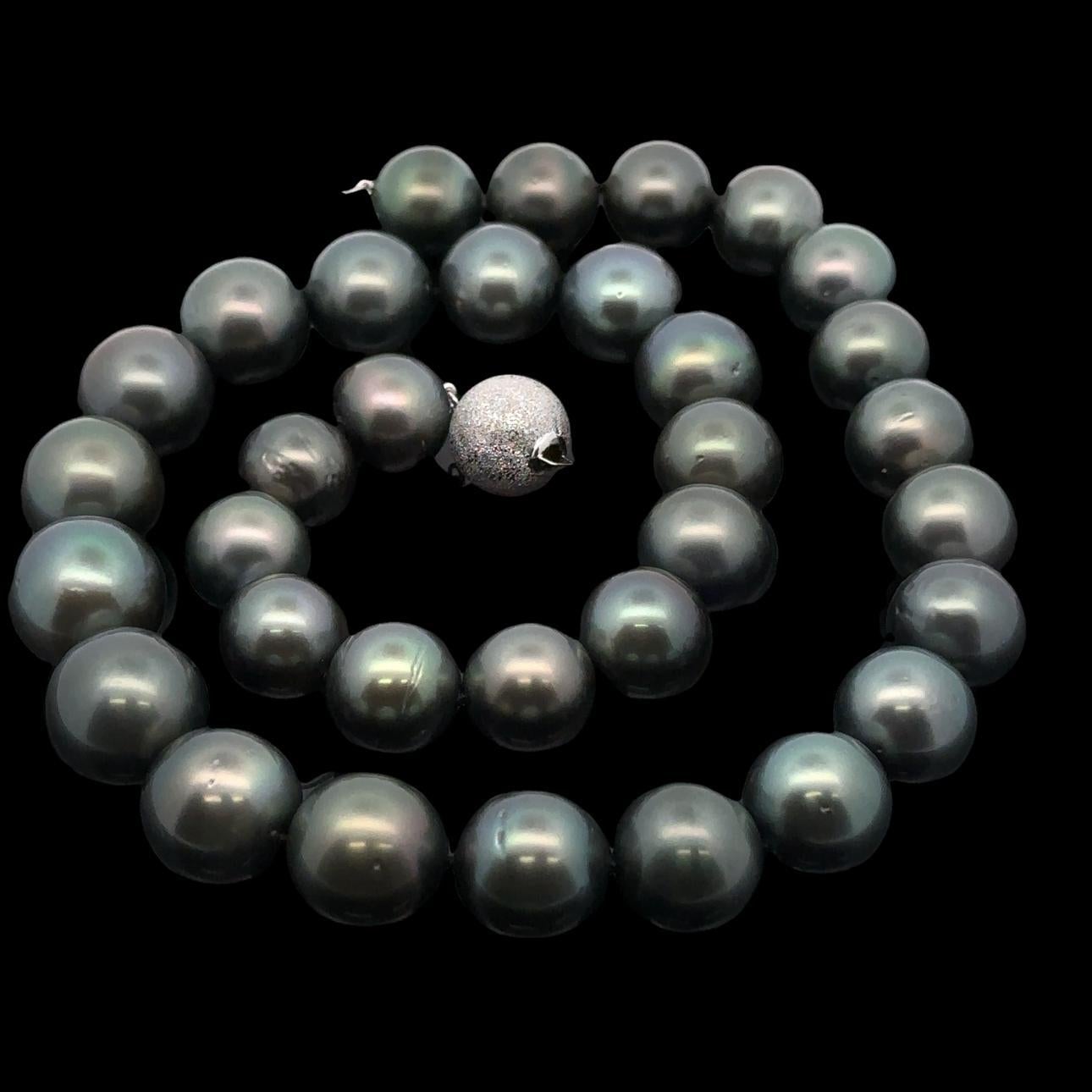 Collier de perles de Tahiti 12.1-14.7mm avec fermoir Ball and Ball en or blanc 14k en vente 1
