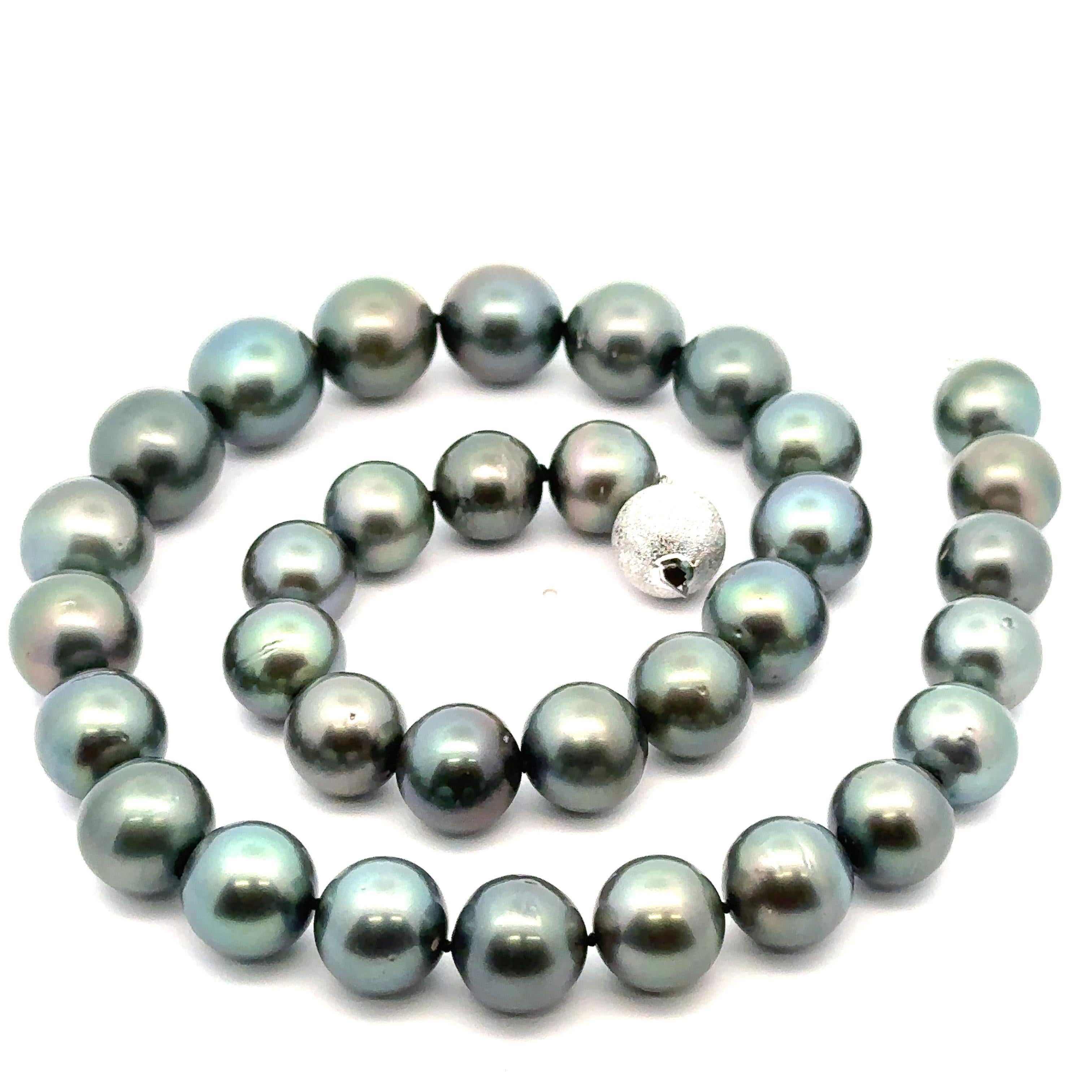 Collier de perles de Tahiti 12.1-14.7mm avec fermoir Ball and Ball en or blanc 14k en vente 2