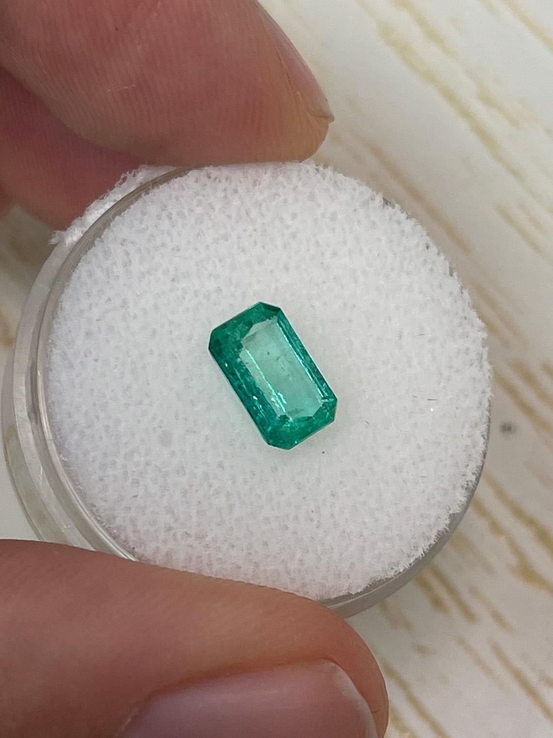 Emerald Cut 1.21 Carat 8.5x5mm Natural Colombian Emerald - Elongated Cut Medium Green May For Sale
