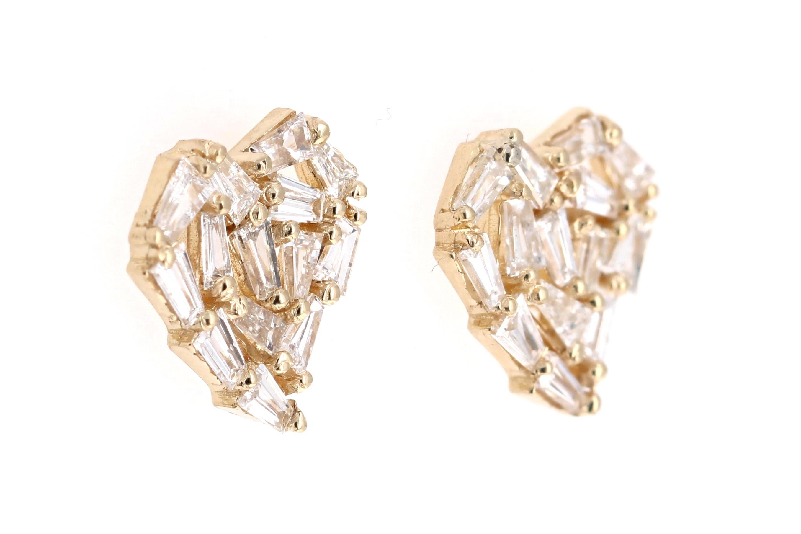 Modern 1.21 Carat Baguette Diamond 14 Karat Yellow Gold Stud Earrings