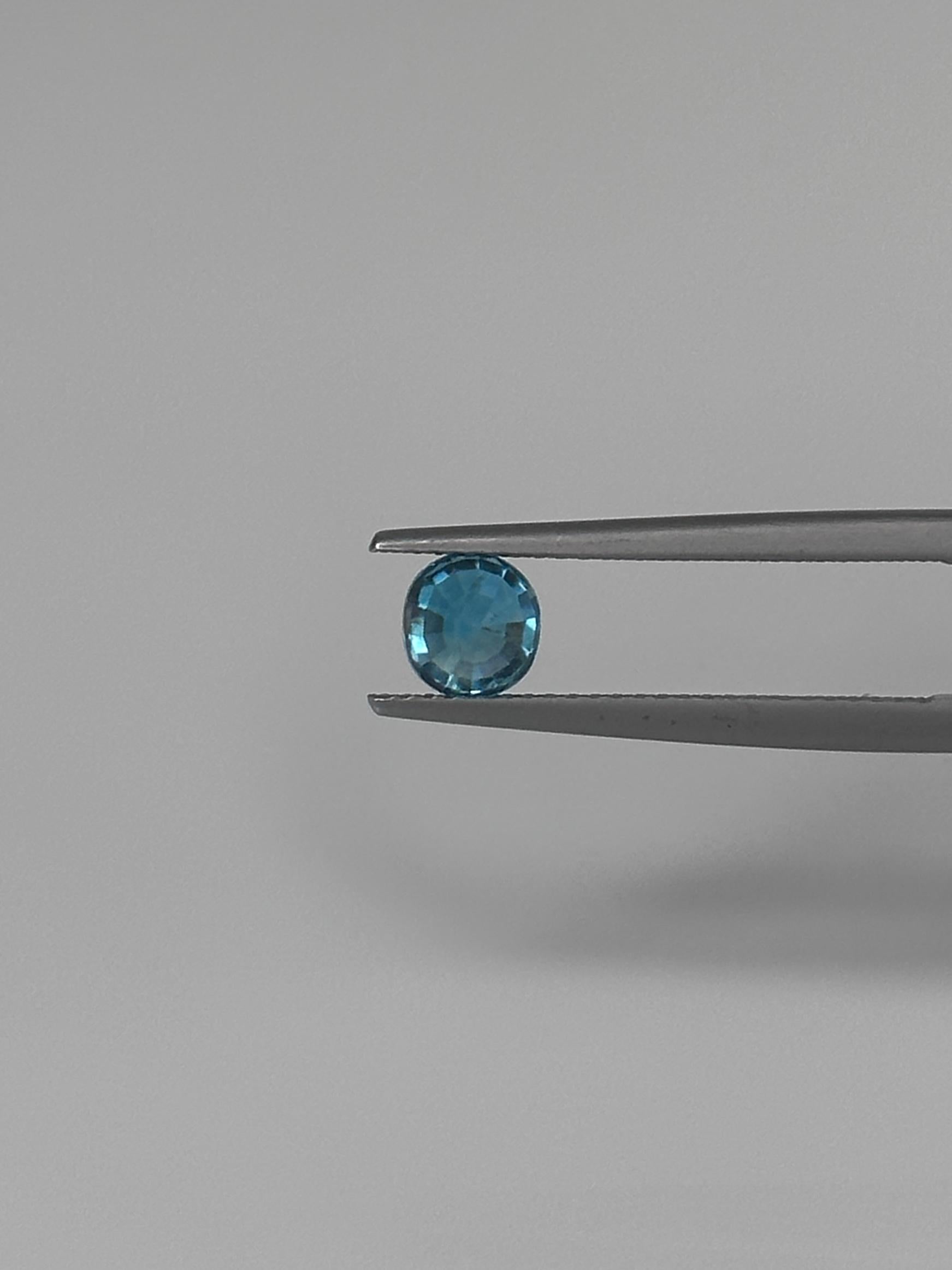 1.21 Carat Cushion-Cut Natural Sky Blue Zircon In New Condition For Sale In Hua Hin, TH