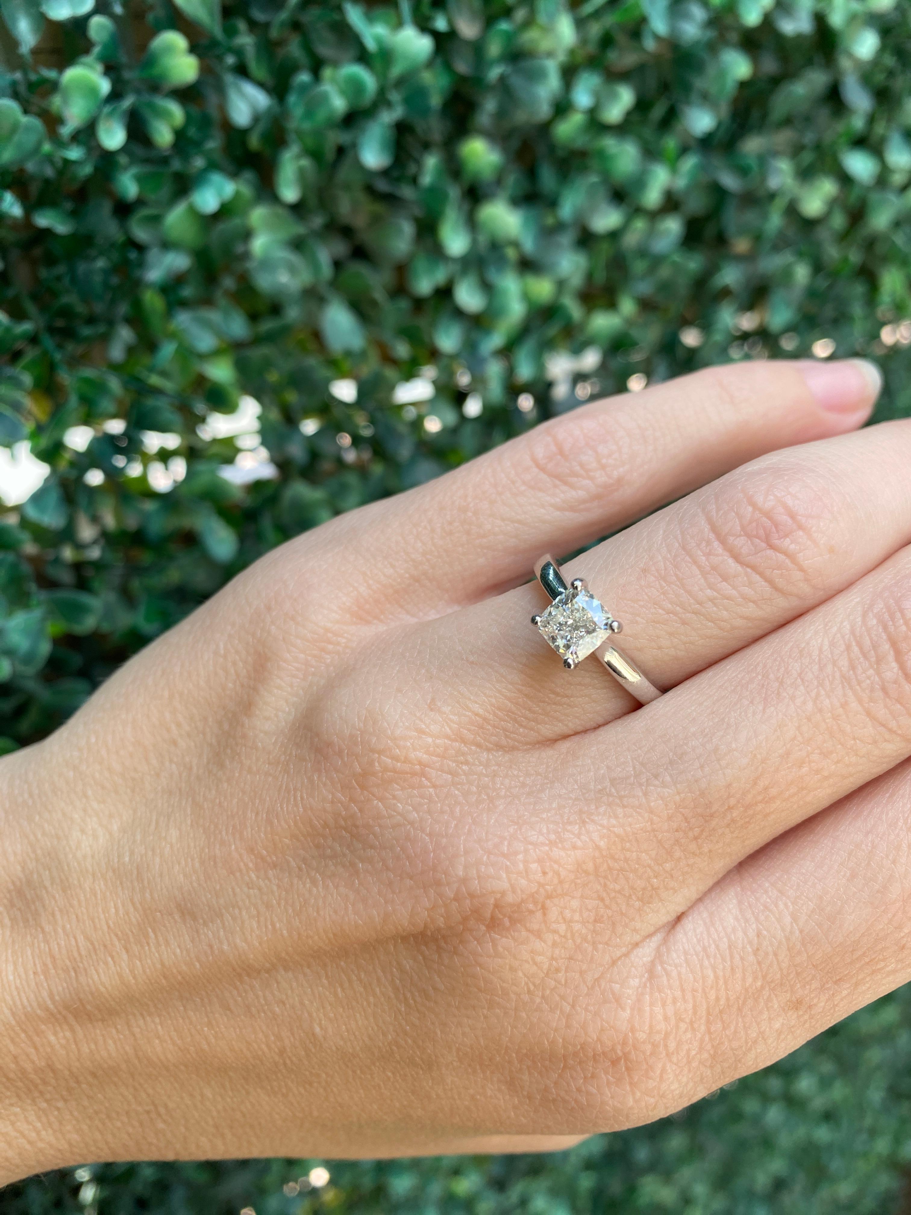 Bague de fiançailles cathédrale en or blanc 14 carats avec diamant coussin de 1,21 carat 5