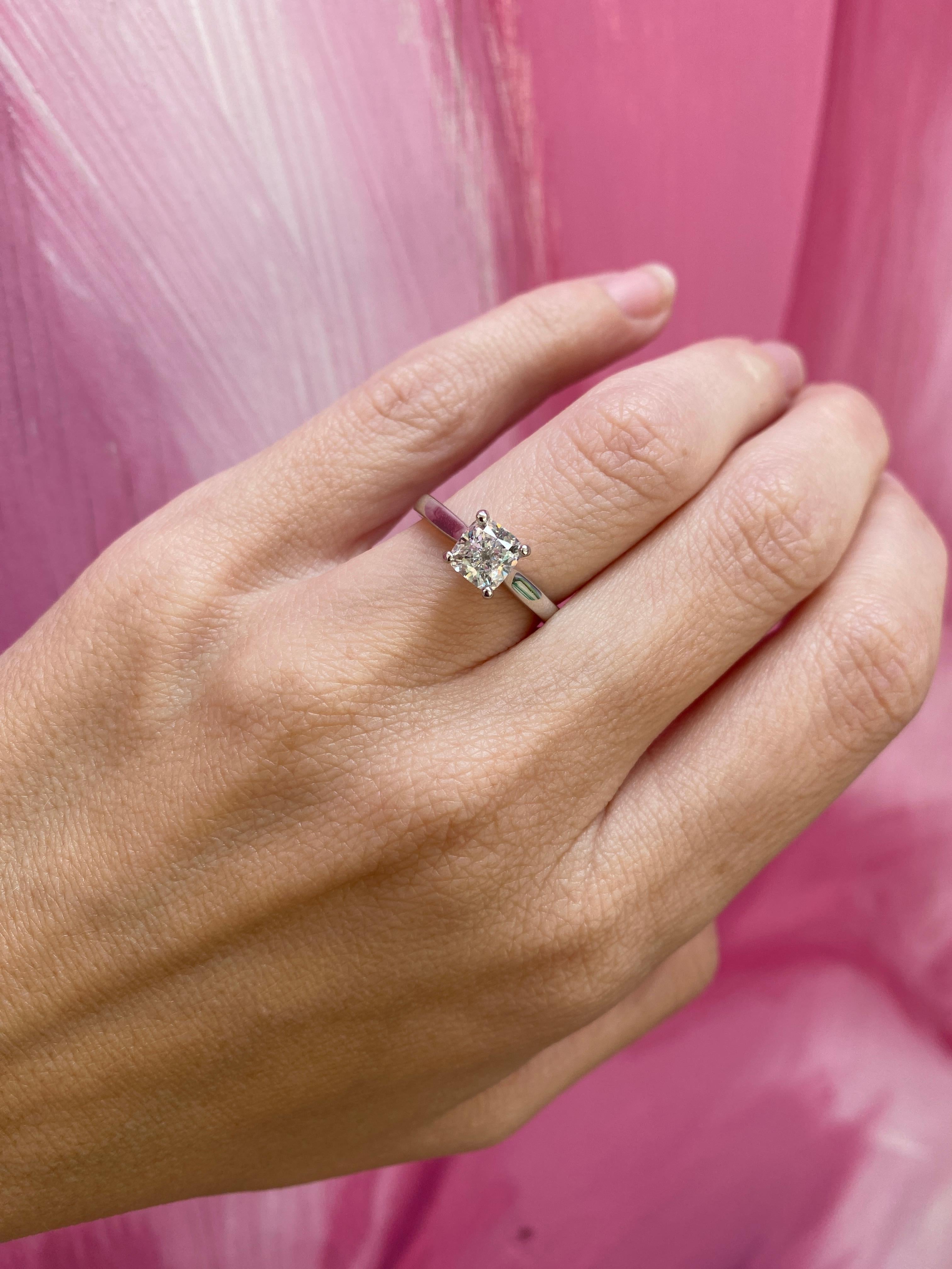 Bague de fiançailles cathédrale en or blanc 14 carats avec diamant coussin de 1,21 carat 8