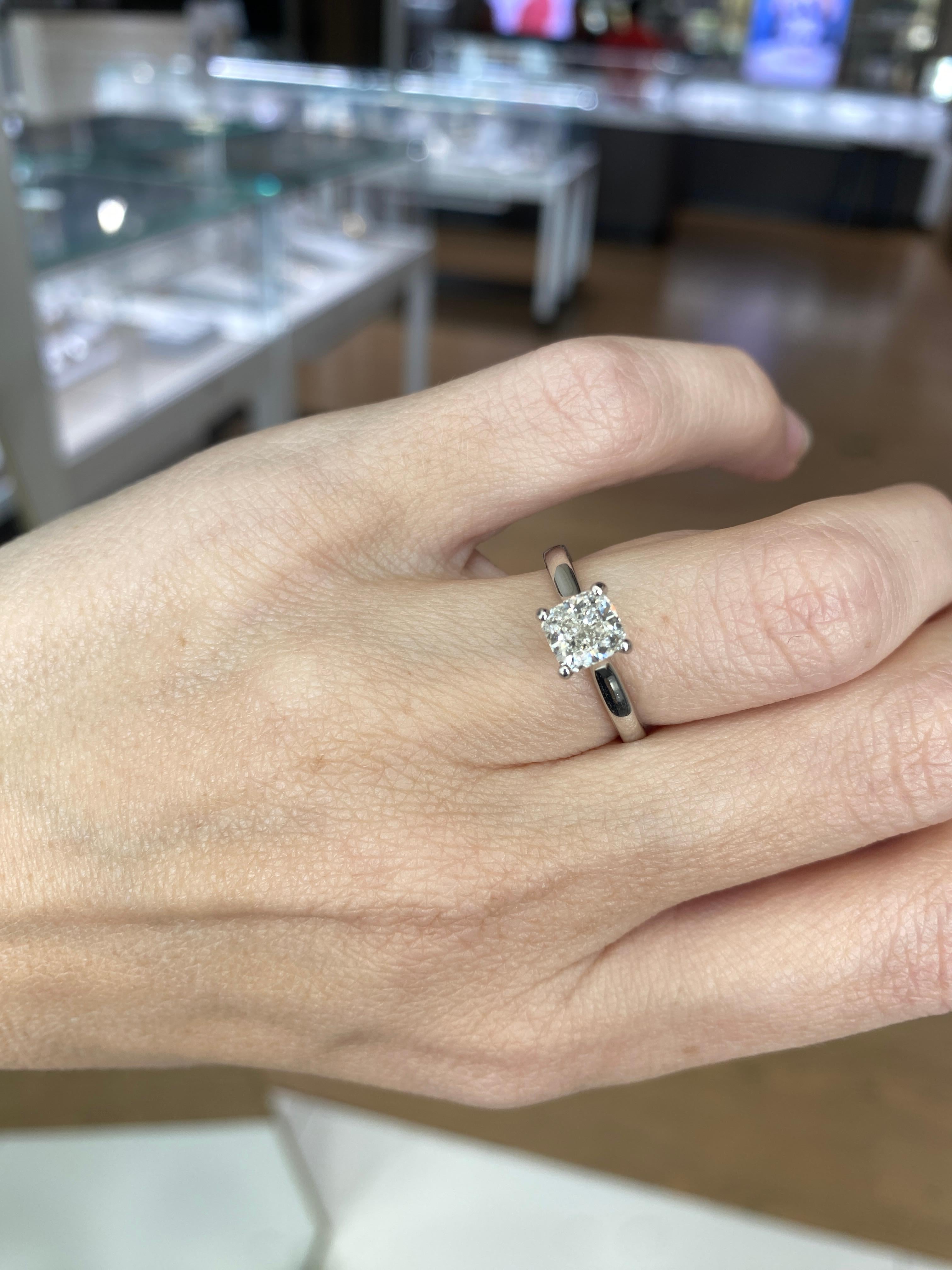 Bague de fiançailles cathédrale en or blanc 14 carats avec diamant coussin de 1,21 carat 9