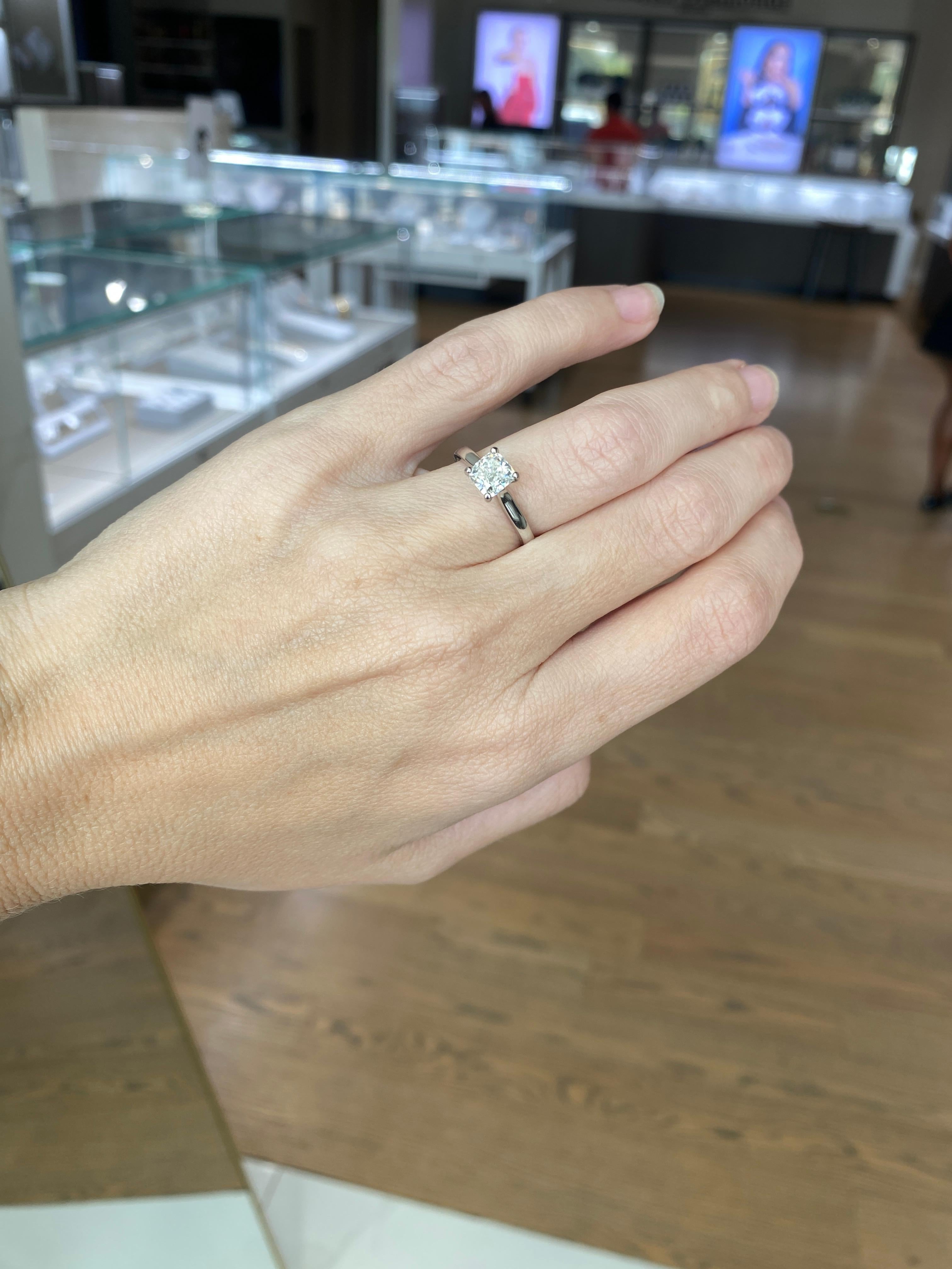 Bague de fiançailles cathédrale en or blanc 14 carats avec diamant coussin de 1,21 carat 13