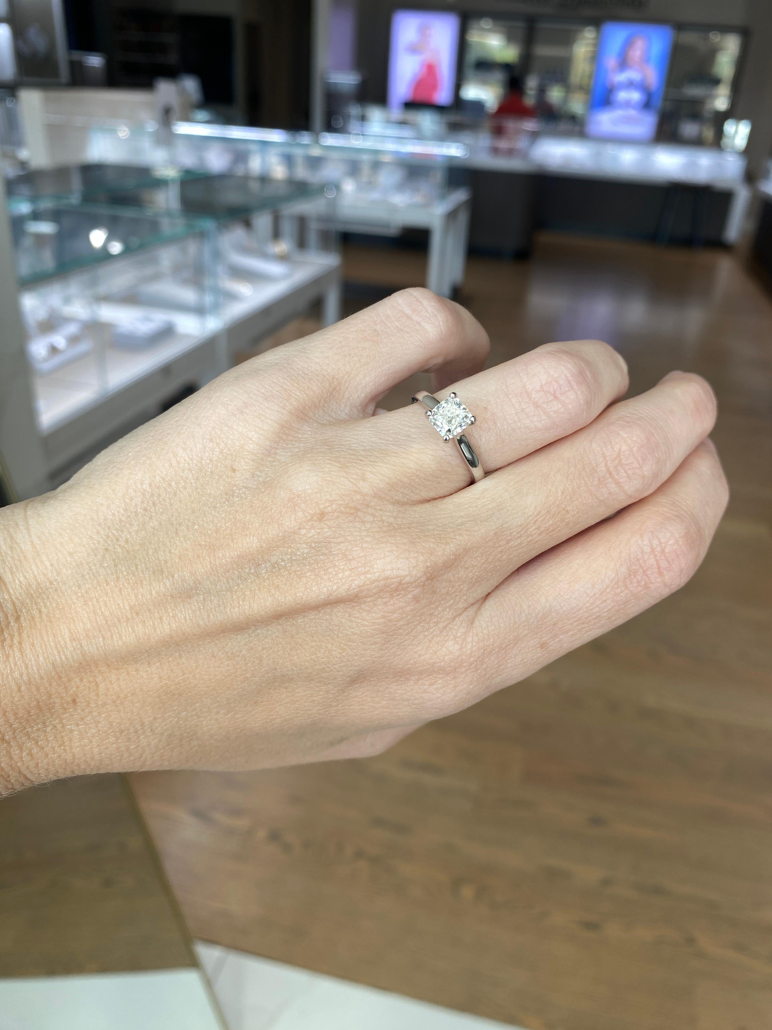 Bague de fiançailles cathédrale en or blanc 14 carats avec diamant coussin de 1,21 carat 14