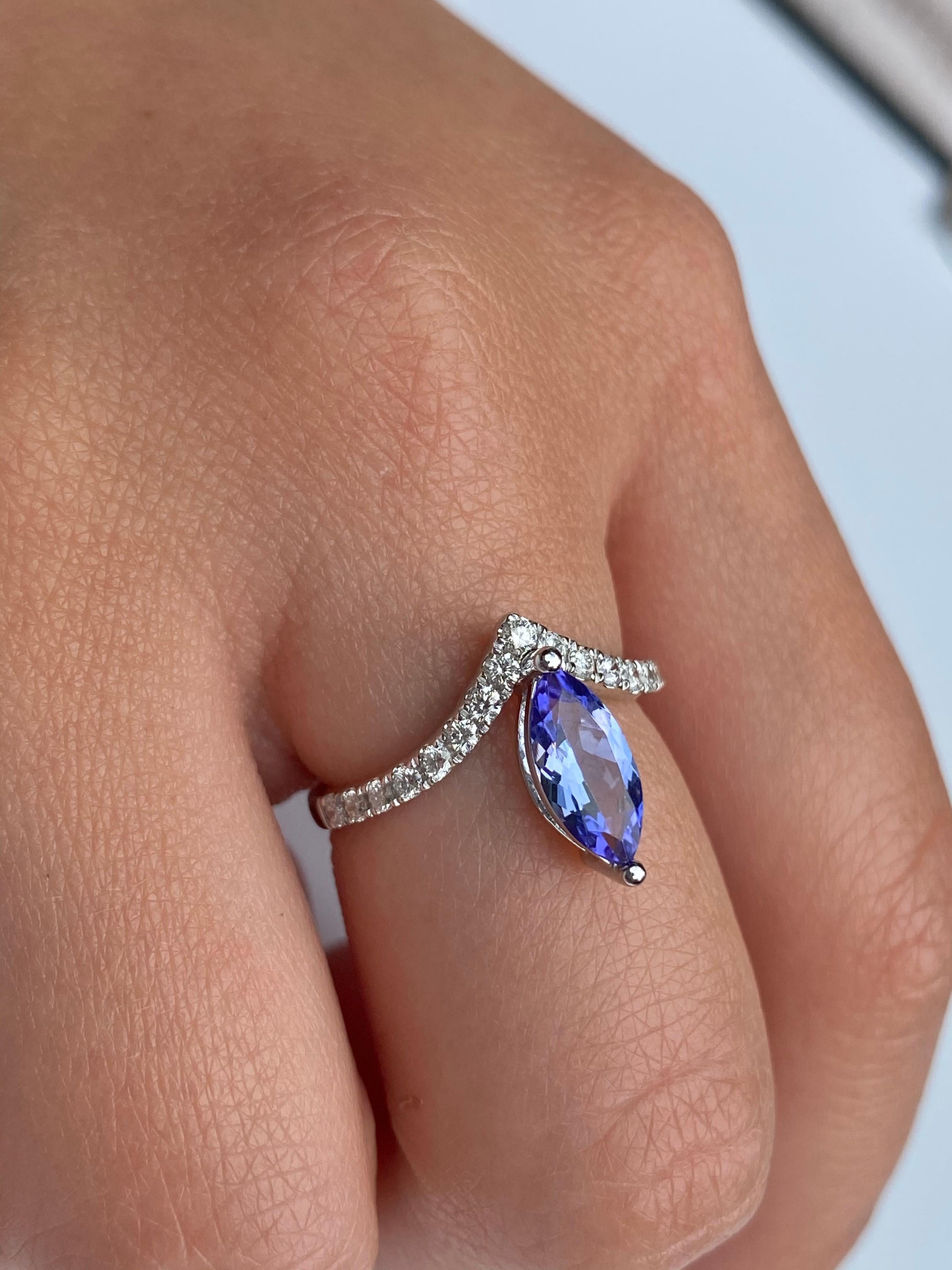 Modern 1.21 Carat Marquise-Cut Violet Tanzanite and Diamond 18k White Gold 