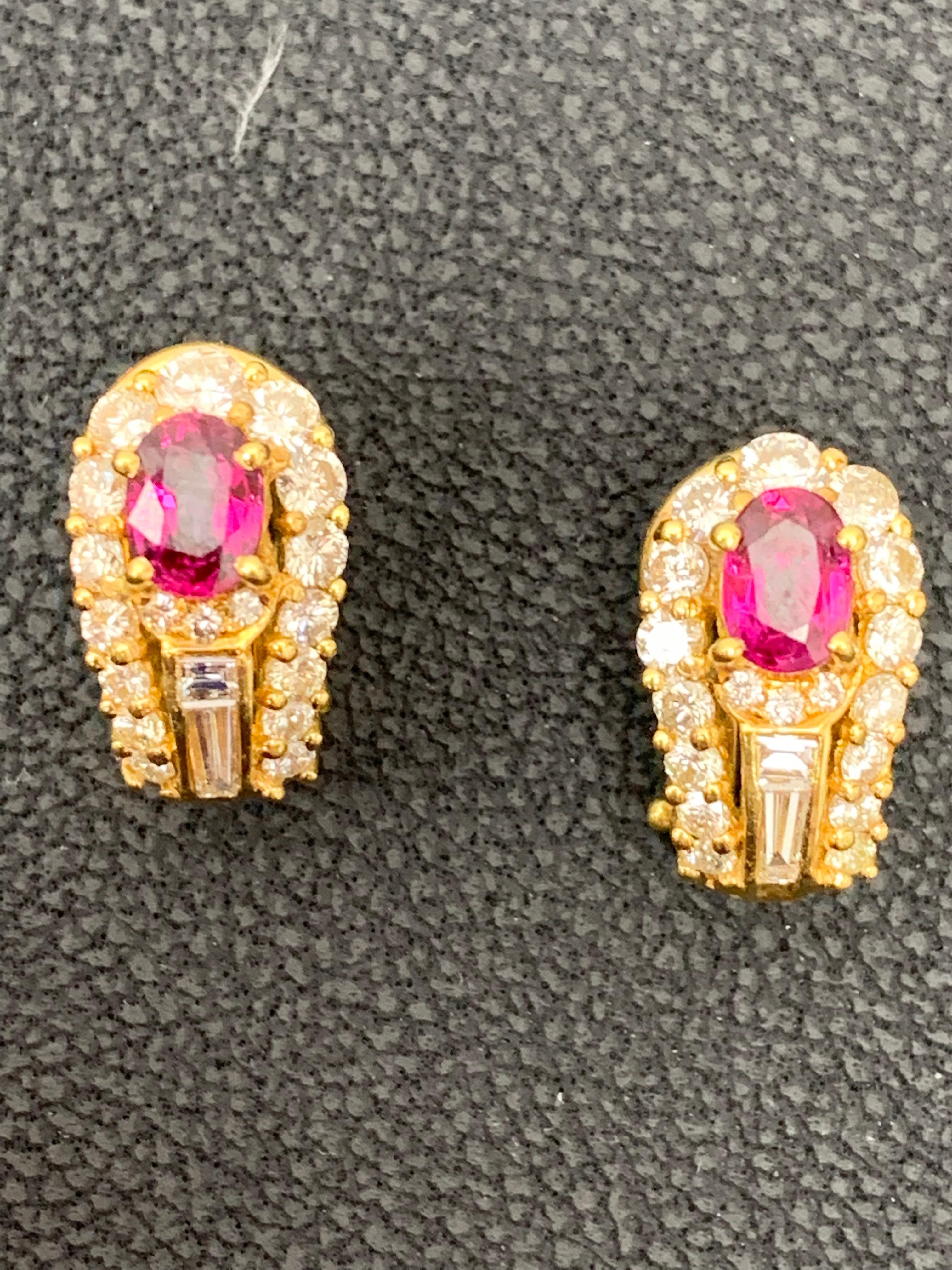 Boucles d'oreilles en or jaune 18 carats avec diamants et rubis de taille ovale de 1,21 carat en vente 4