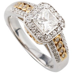 Bague en or blanc et jaune 14 carats sertie d'un halo de diamants taille princesse de 1,21 carat