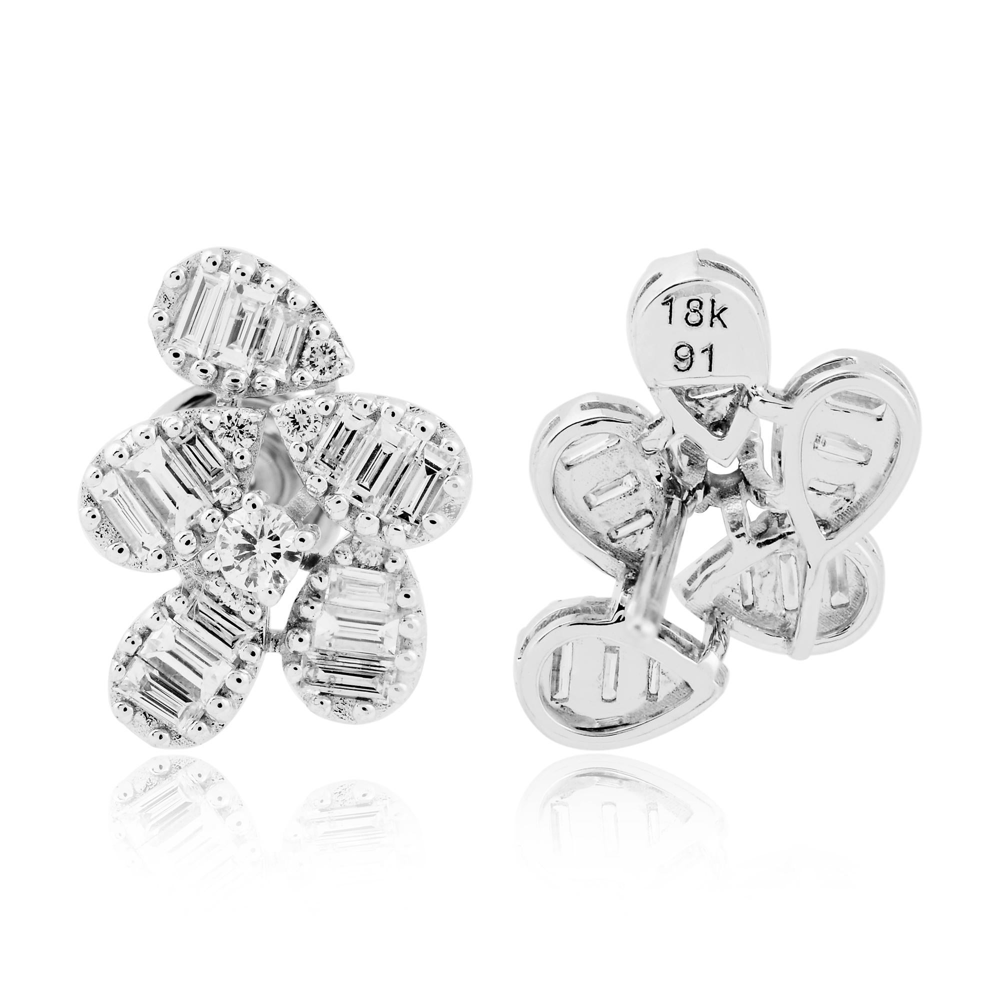 Código del Artículo :- SEE-11613
Peso bruto :- 5.85 gm
Oro blanco macizo 18k Peso :- 5.61 gm
Peso del diamante natural: 1,21 ct. ( CLARIDAD MEDIA DEL DIAMANTE SI1-SI2 Y COLOR H-I )
Tamaño de los pendientes :- 16 x 11 mm aprox.

✦