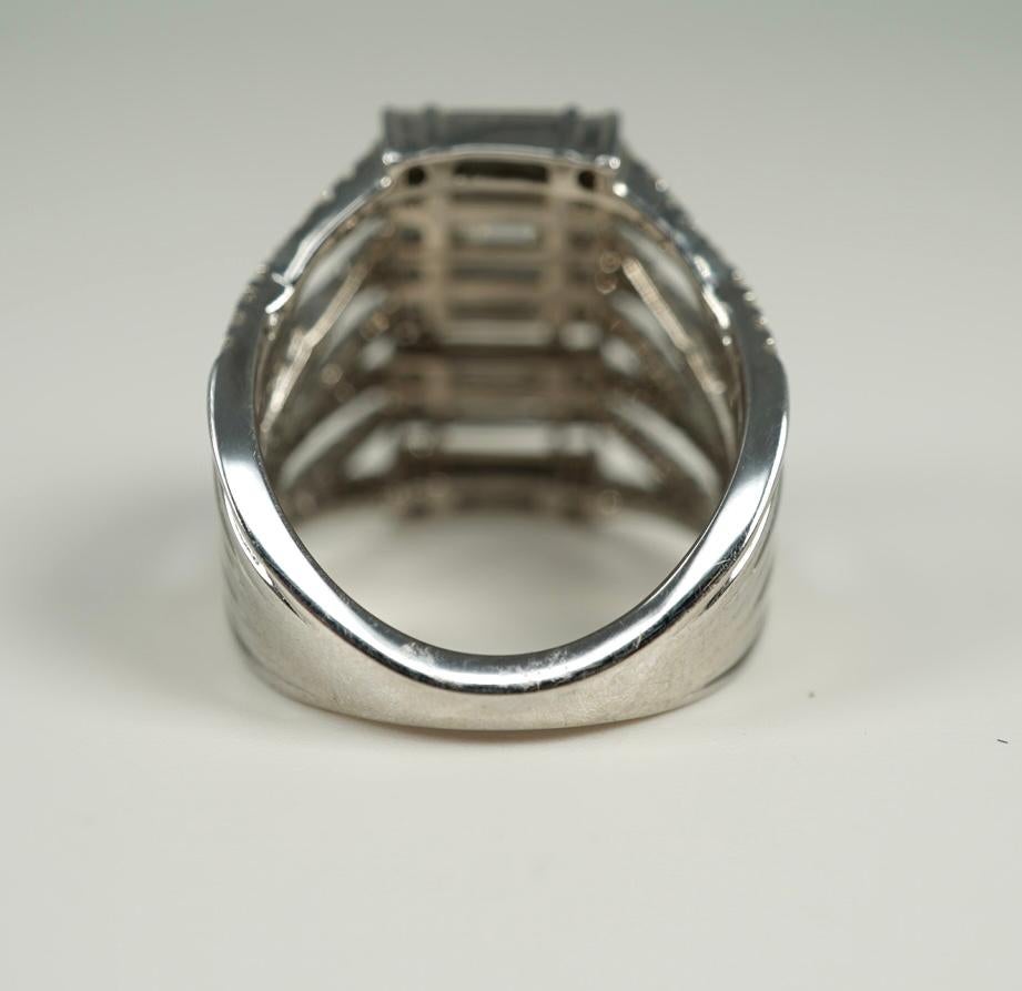 1.21 Carat White Gold Diamond Ring In New Condition For Sale In Dallas, TX