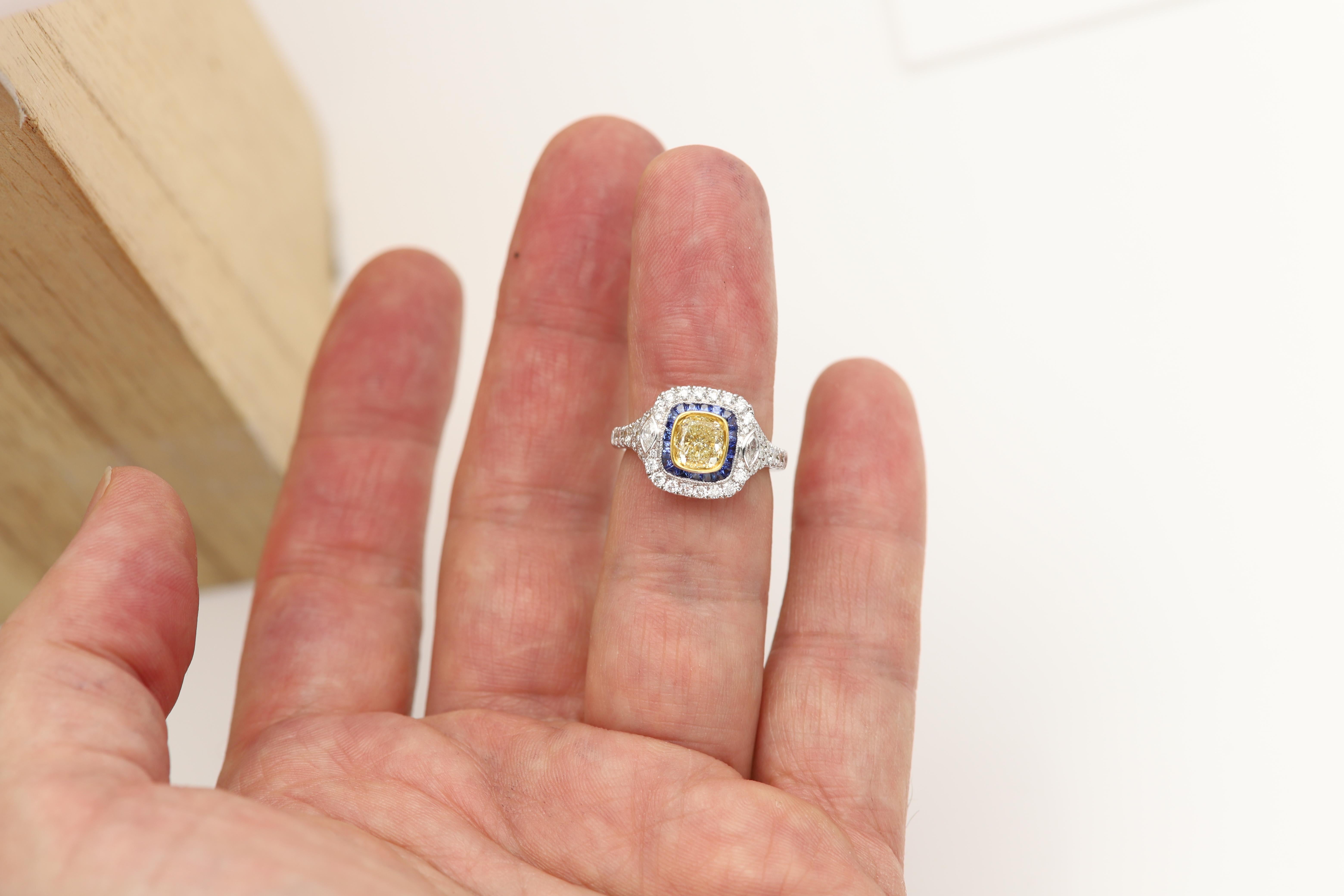 Bague Art déco en or 18 carats 1,21 carat diamant jaune et saphir bleu Neuf - En vente à Brooklyn, NY