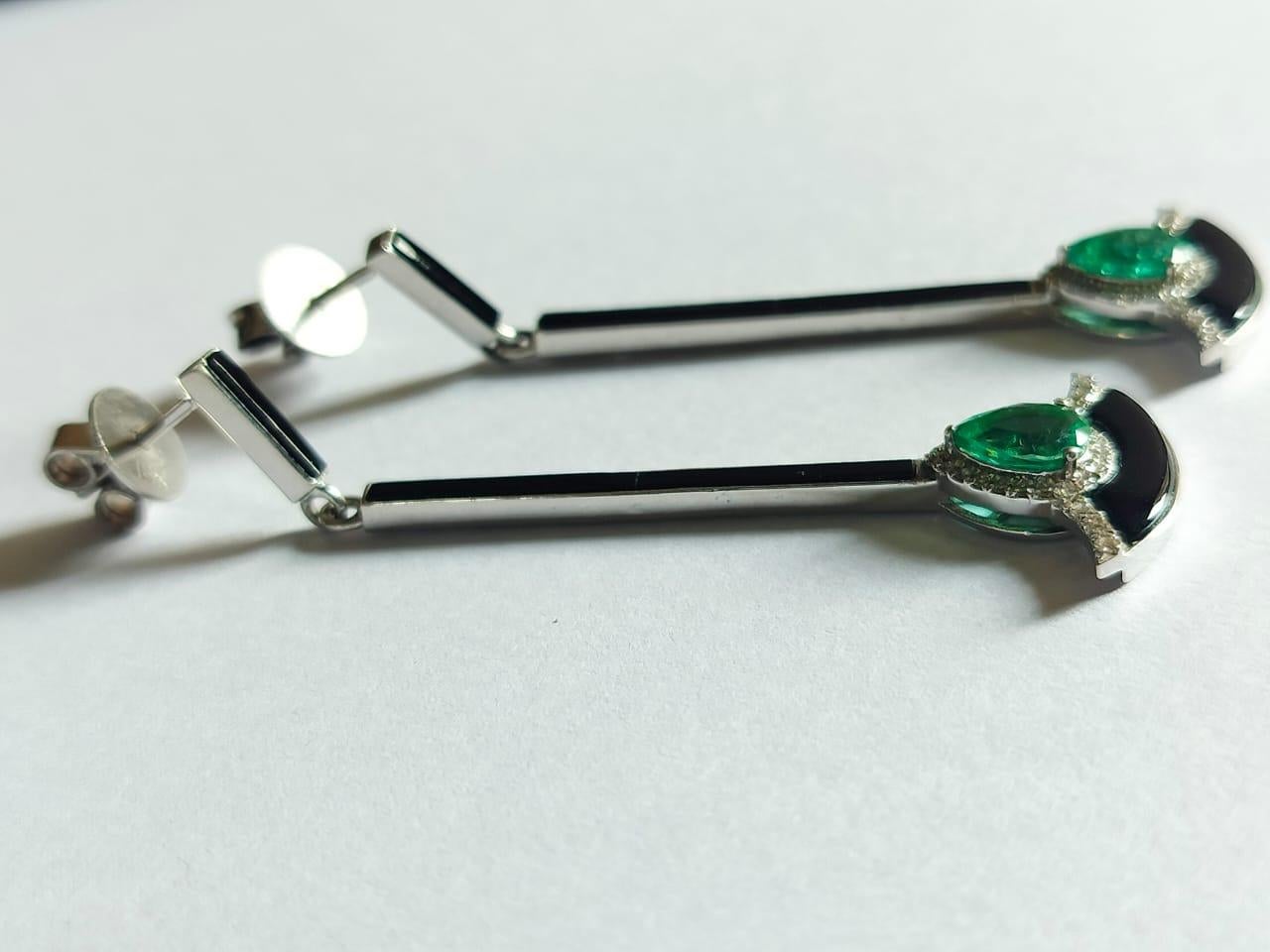 1.21 carats Natural Emerald, Black Enamel & Diamonds Chandelier Earrings In New Condition For Sale In Hong Kong, HK
