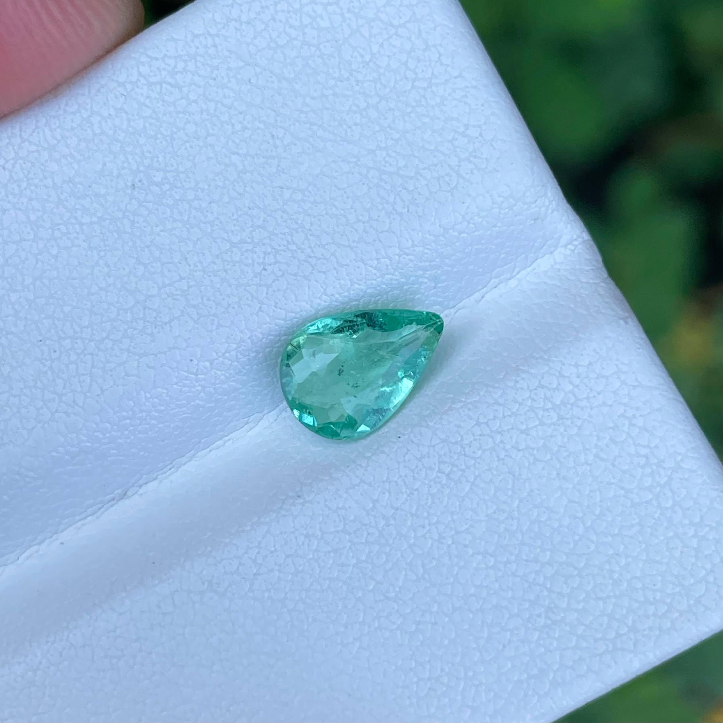 1.21 carats Paraiba Loose Tourmaline Pear Cut Natural Gemstone from Mozambique In New Condition In Bangkok, TH
