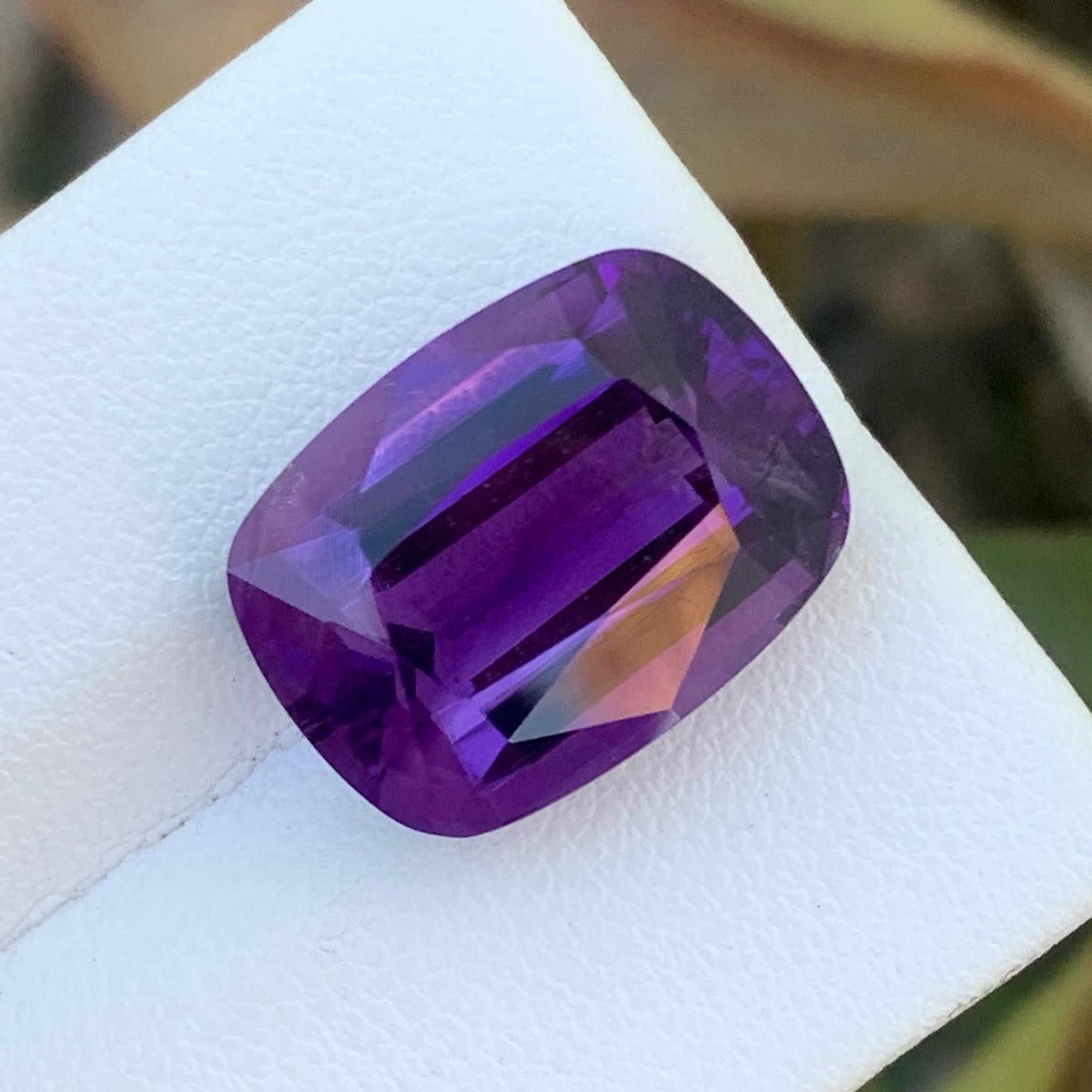 Adorabile gemma di ametista sciolta Aaa Clean Ametista sciolta per gioielli 12,10 Ct in vendita 1