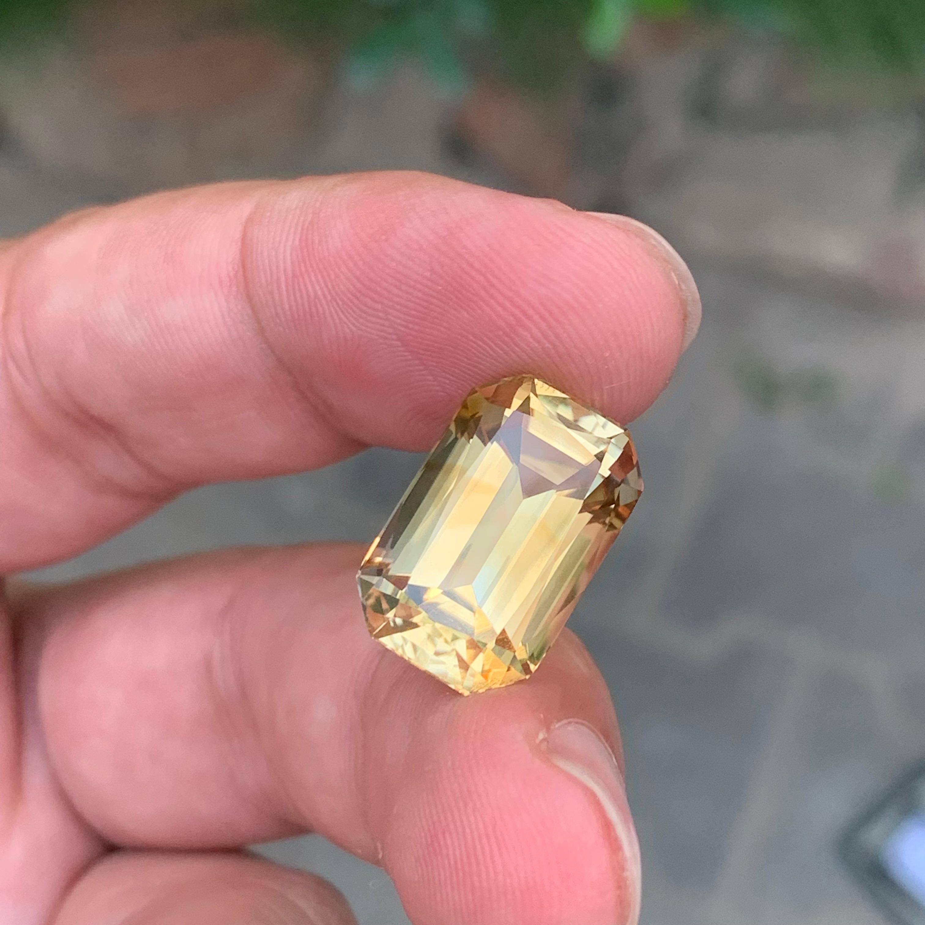12.10 Carat Natural Loose Yellow Citrine Octagon Shape Gemstone For Sale 4