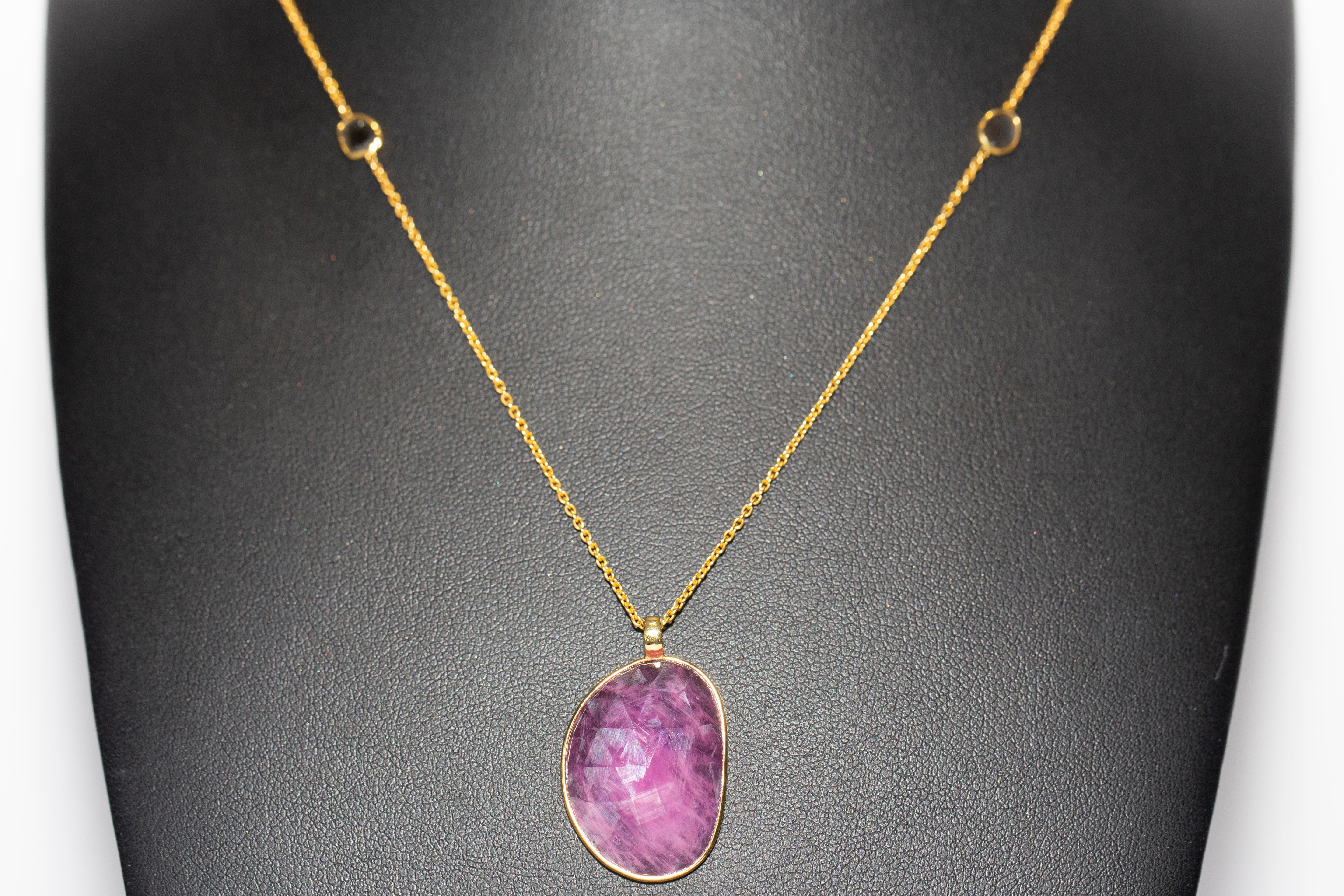 Women's 12.10 Carat Ruby Diamond Rose Cut 18 Karat Yellow Gold Pendant Necklace  For Sale
