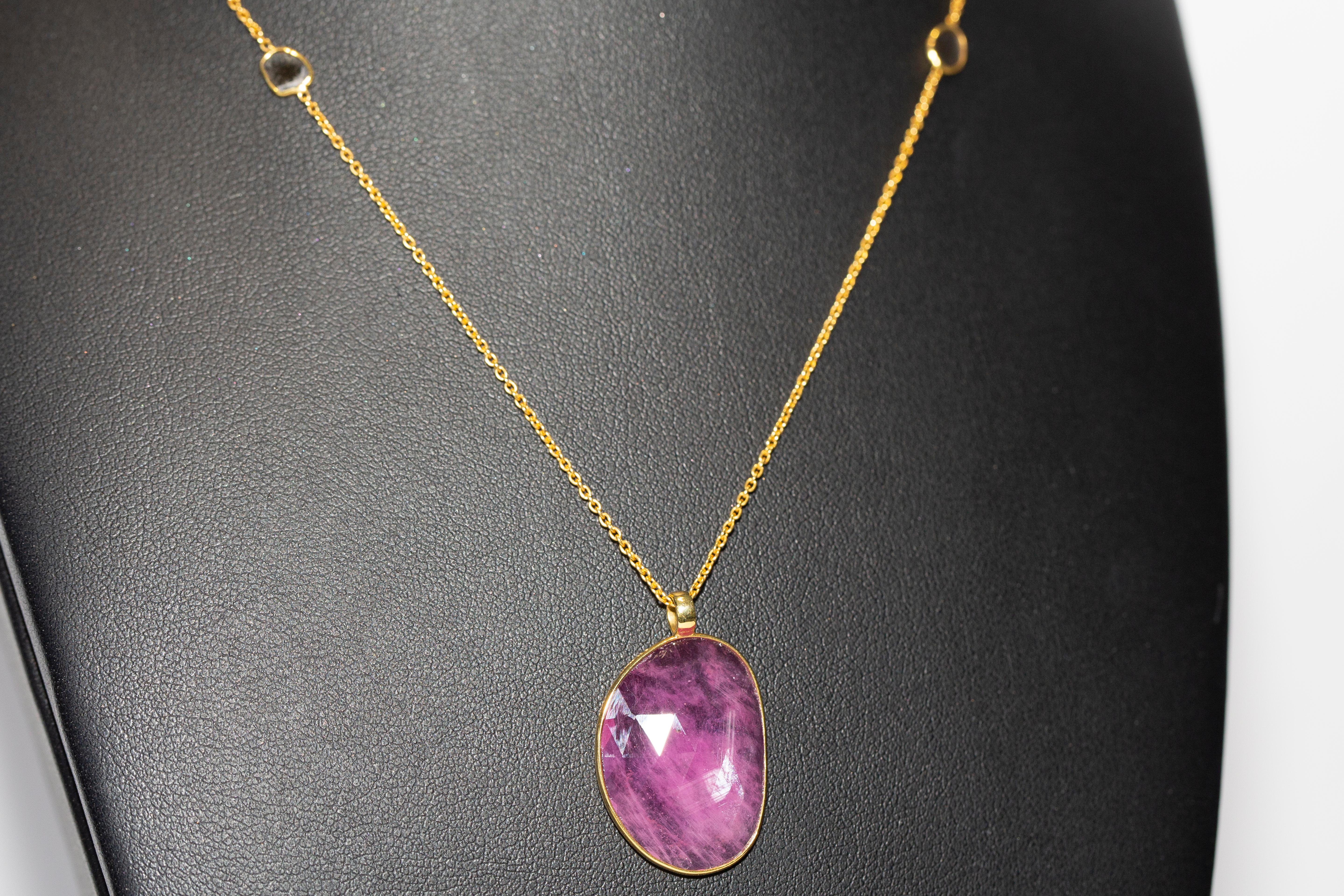 12.10 Carat Ruby Diamond Rose Cut 18 Karat Yellow Gold Pendant Necklace  For Sale 3