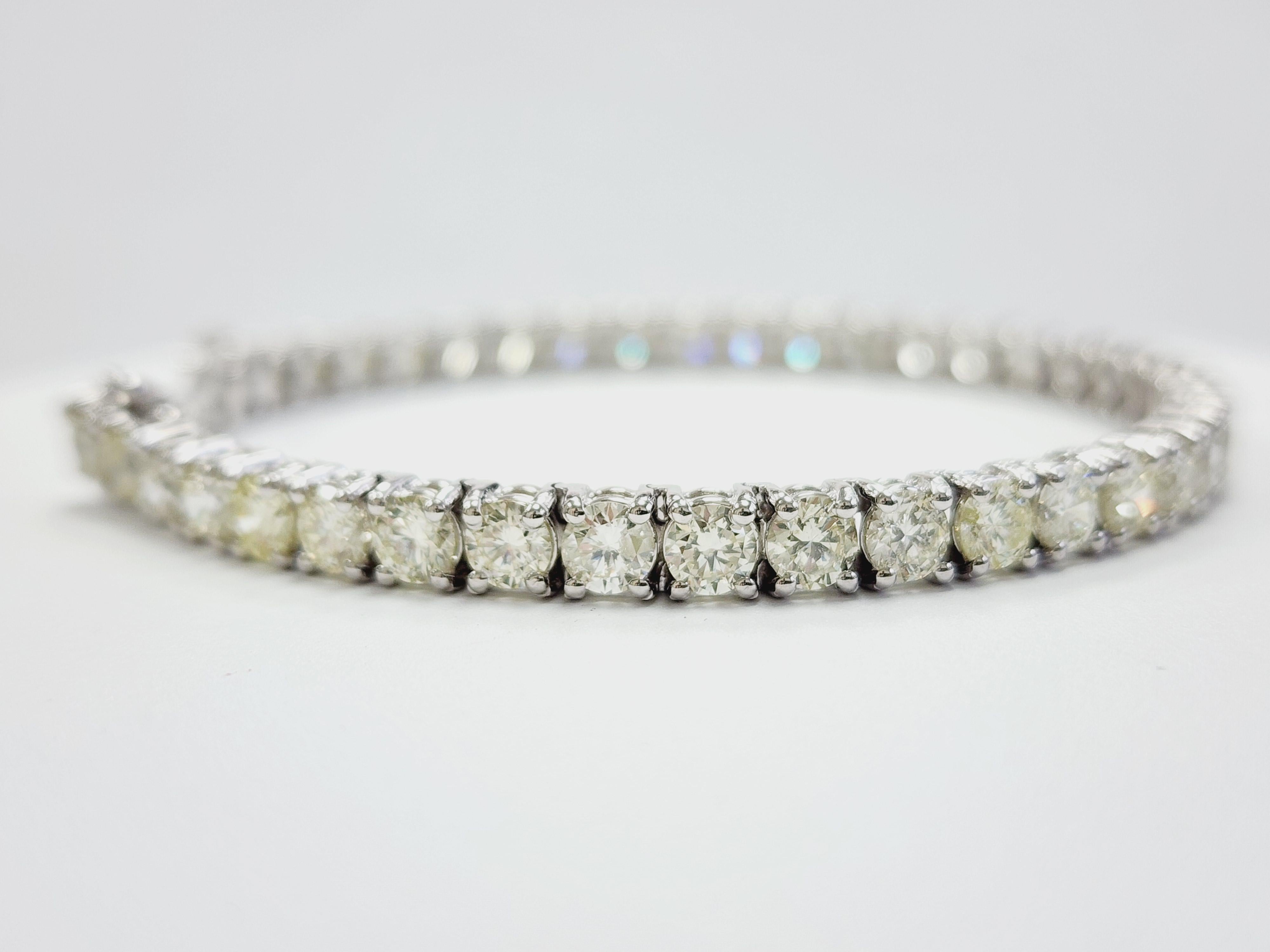 Modern 12.12 Carat Natural Diamond Tennis Bracelet 14 Karat White Gold