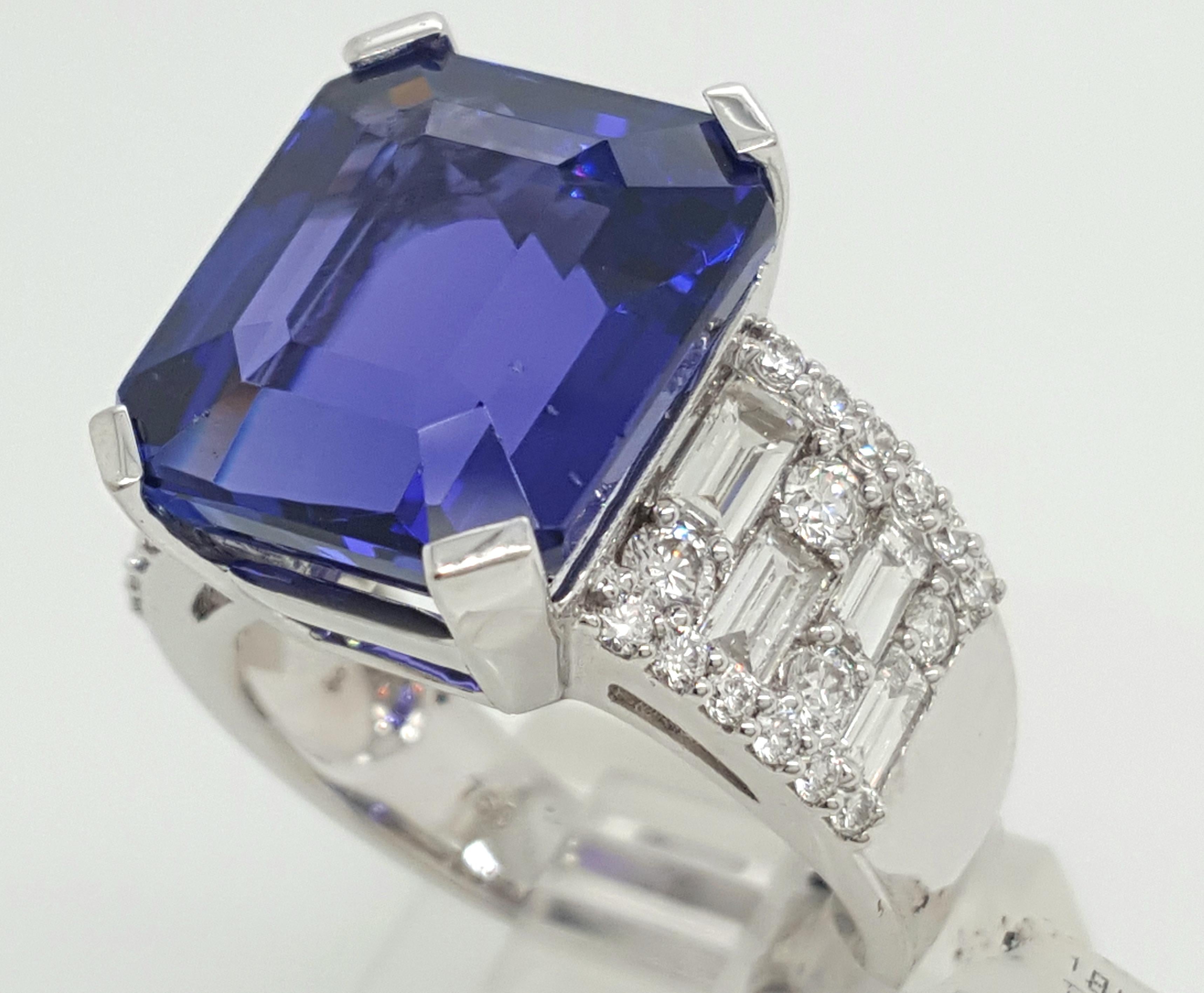 Contemporary 12.12 Carat Tanzanite and Diamond Cocktail Ring in 18 Karat White Gold For Sale