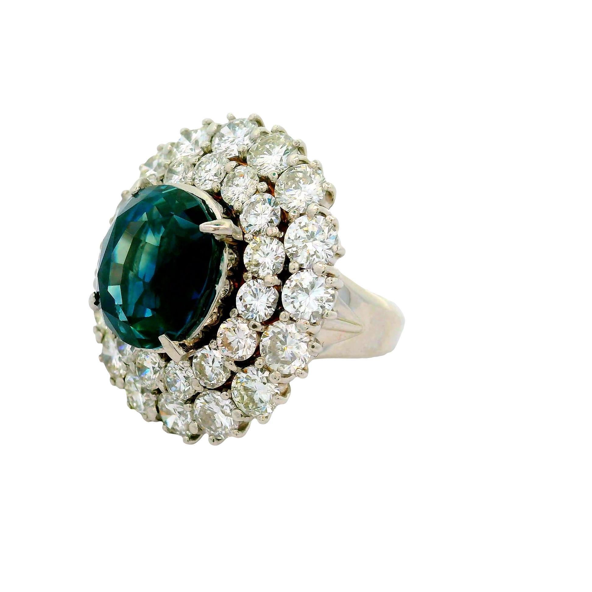 12.13 Carat Blue Sapphire Diamond Double Halo Platinum Ring im Zustand „Hervorragend“ im Angebot in Beverly Hills, CA