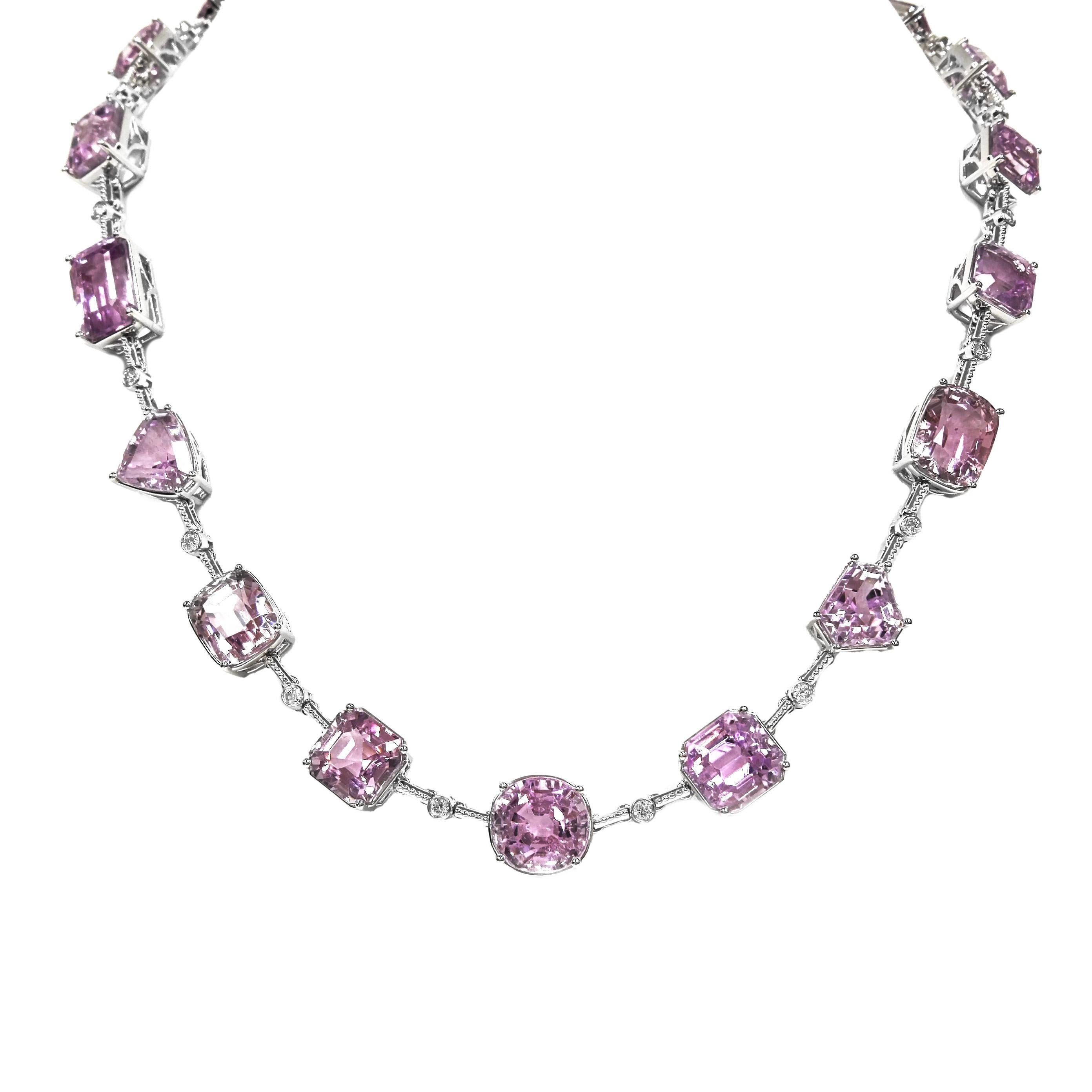121.3 Carats Kunzite and Diamond White Gold Necklace In New Condition For Sale In New York, NY