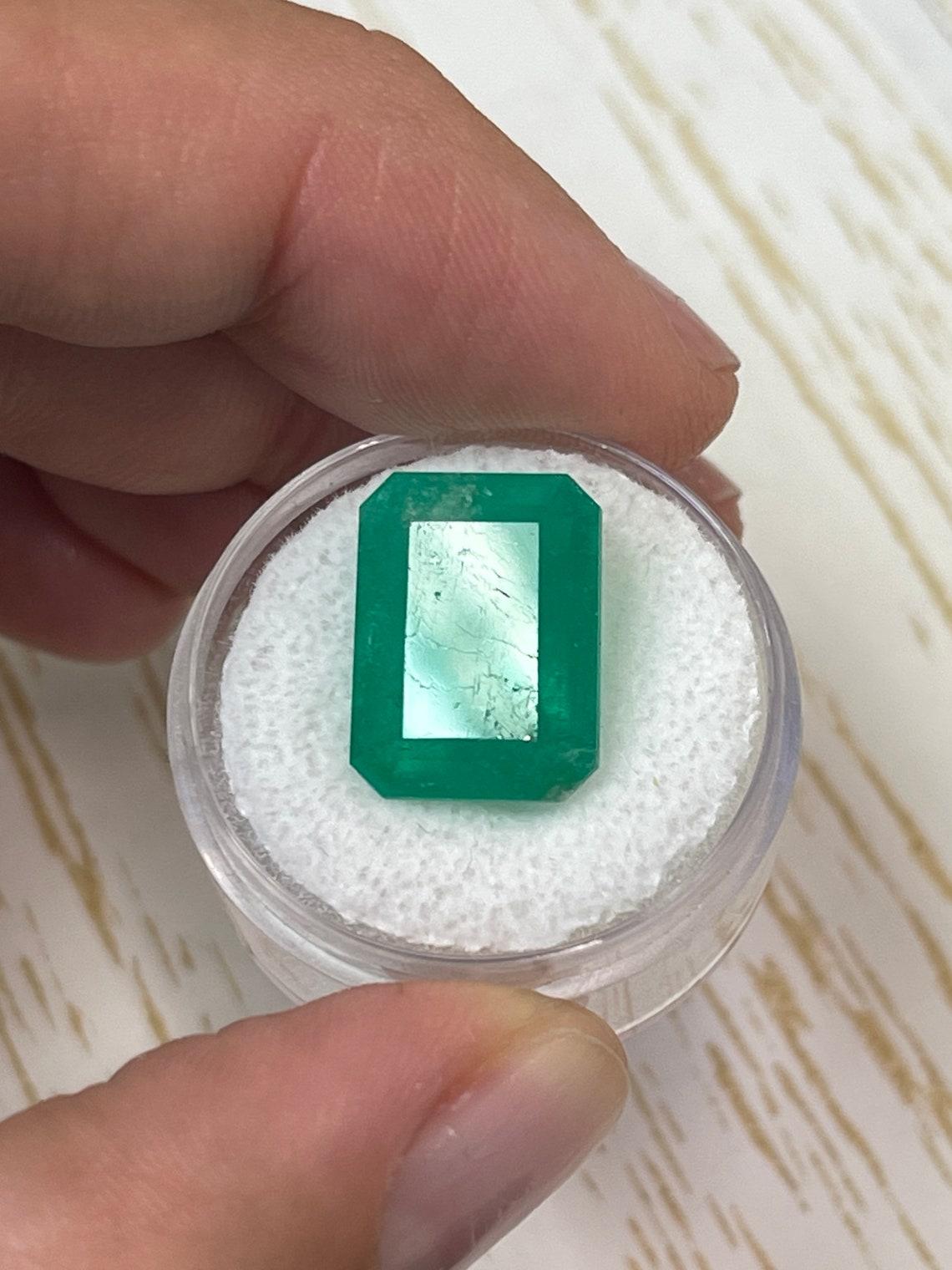 Modern 12.13ct Fine Muzo Green Emerald Cut Gem 15.5x11.5 Genuine May Birthstone For Sale