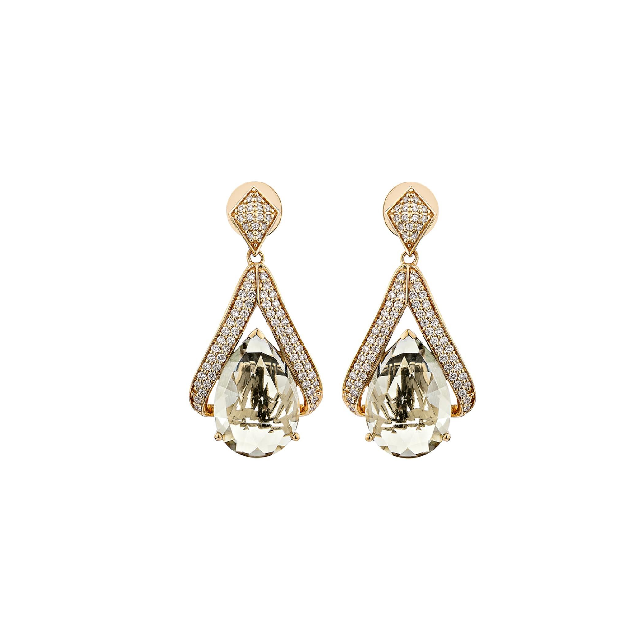 Contemporary 12.14 Carat Mint Quartz Drop Earring in 18Karat Rose Gold with White Diamond. For Sale