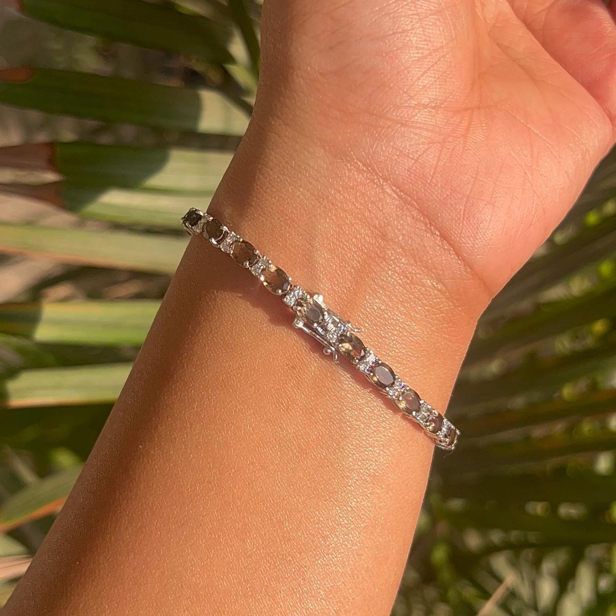 12.15 Carat Brown Smoky Quartz Tennis Bracelet Best Mothers Day Gift in Silver In New Condition For Sale In New York, NY