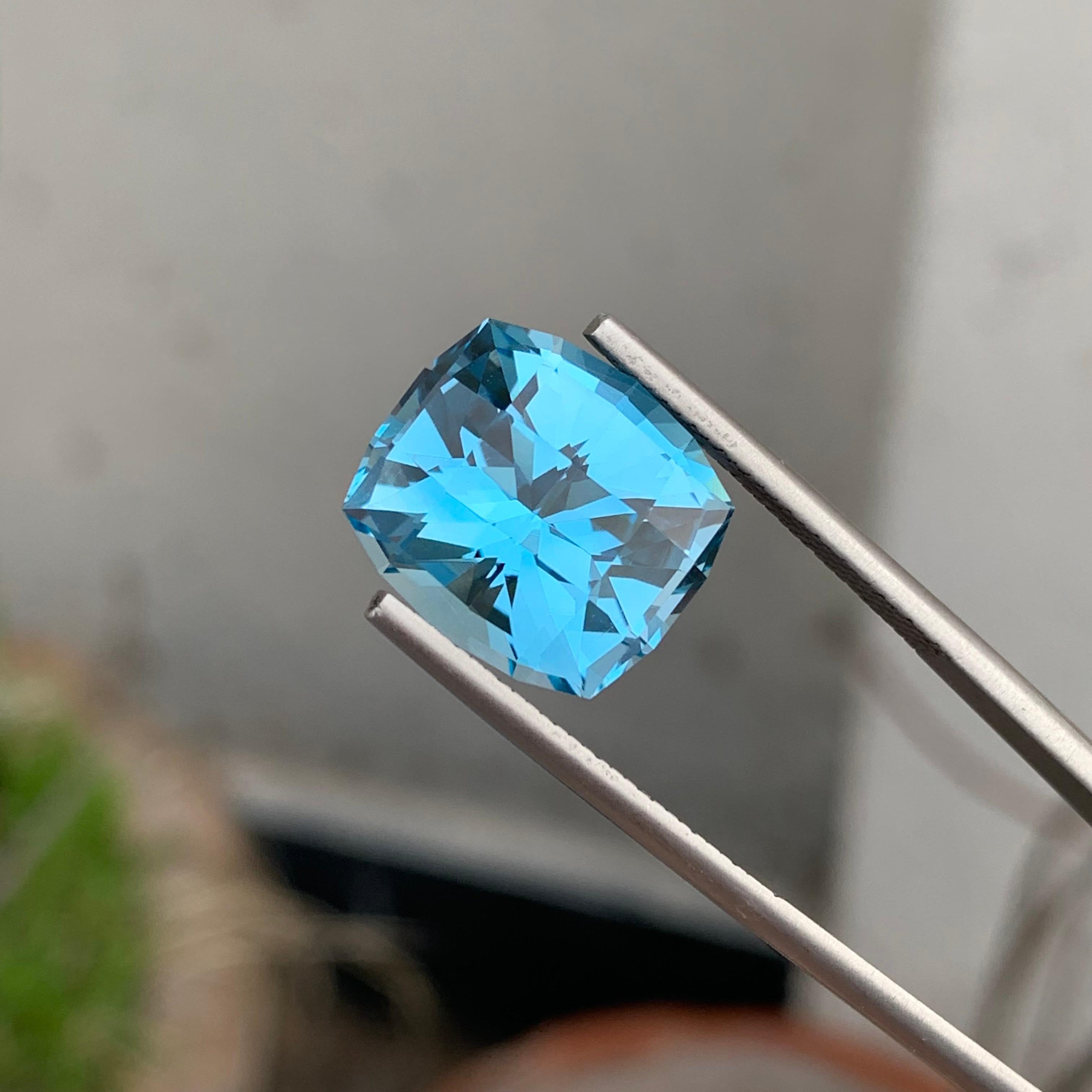 12,15 Karat Facettierter Himmelblauer Topas im Fancy-Schliff für die Schmuckherstellung im Angebot 1